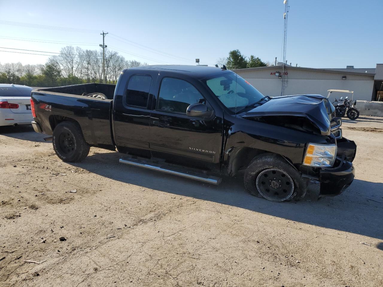 Photo 3 VIN: 1GCRKSE70DZ339751 - CHEVROLET SILVERADO 