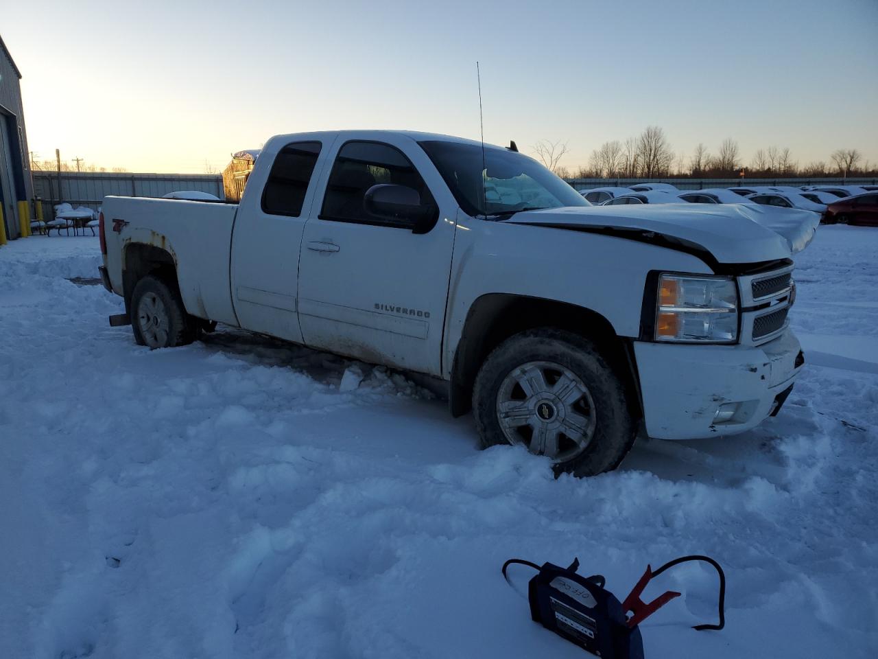 Photo 3 VIN: 1GCRKSE71CZ132199 - CHEVROLET SILVERADO 