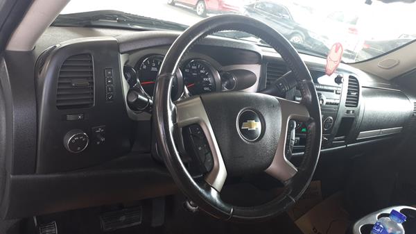 Photo 13 VIN: 1GCRKSE71CZ157930 - CHEVROLET SILVERADO 