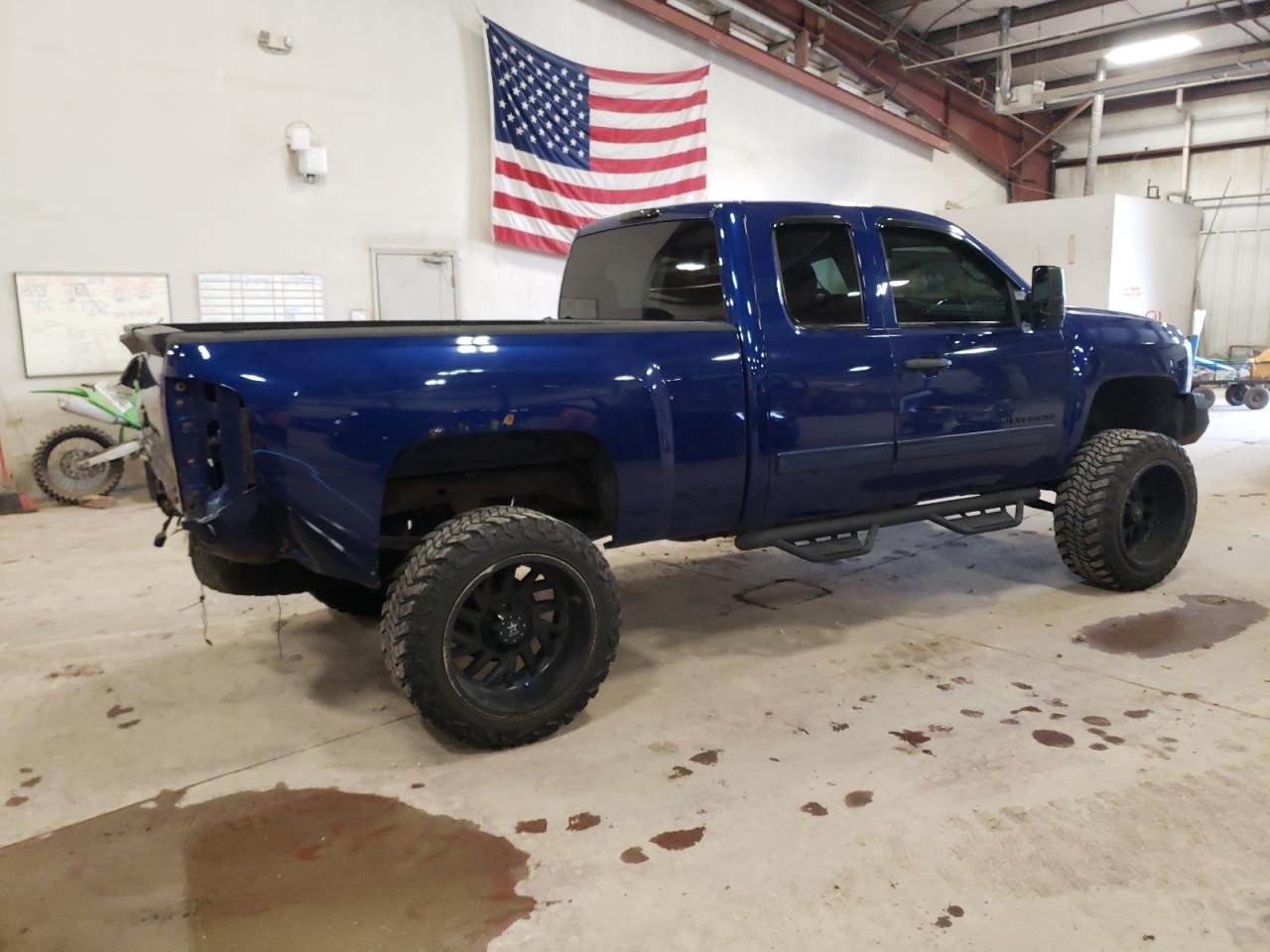 Photo 2 VIN: 1GCRKSE71DZ282377 - CHEVROLET SILVERADO 