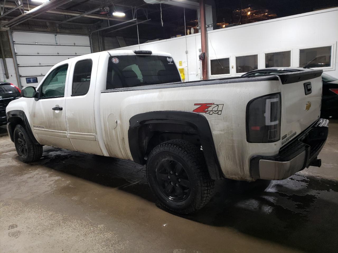 Photo 2 VIN: 1GCRKSE72CZ167222 - CHEVROLET SILVERADO 