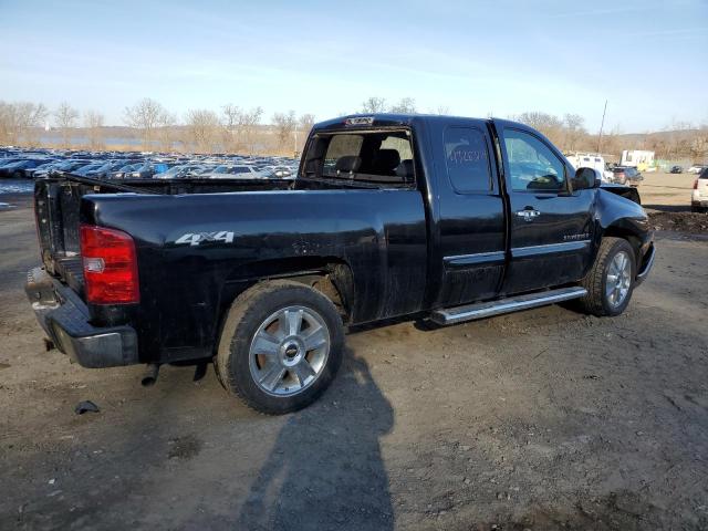 Photo 2 VIN: 1GCRKSE72CZ256630 - CHEVROLET SILVERADO 