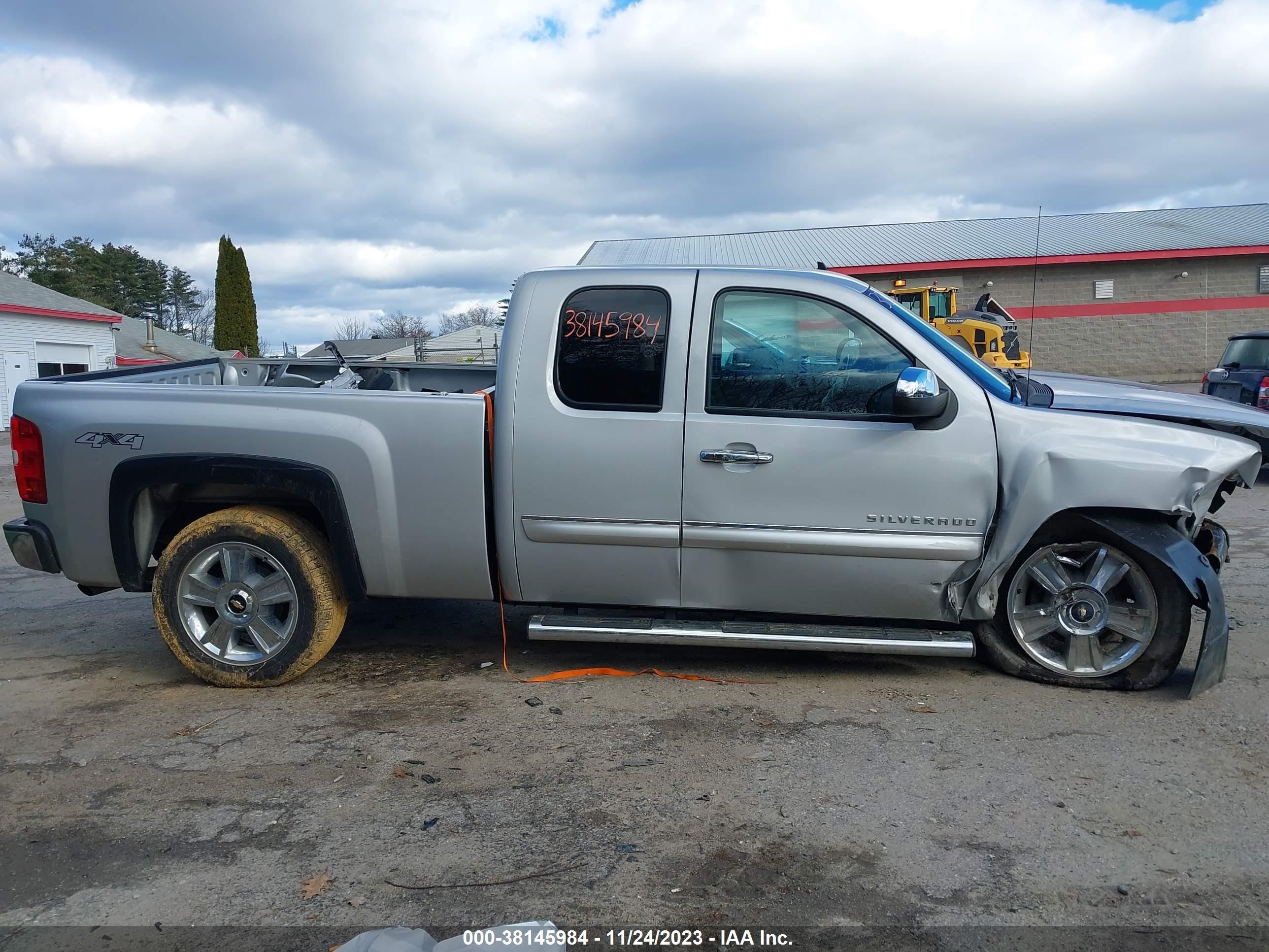 Photo 12 VIN: 1GCRKSE72DZ166198 - CHEVROLET SILVERADO 