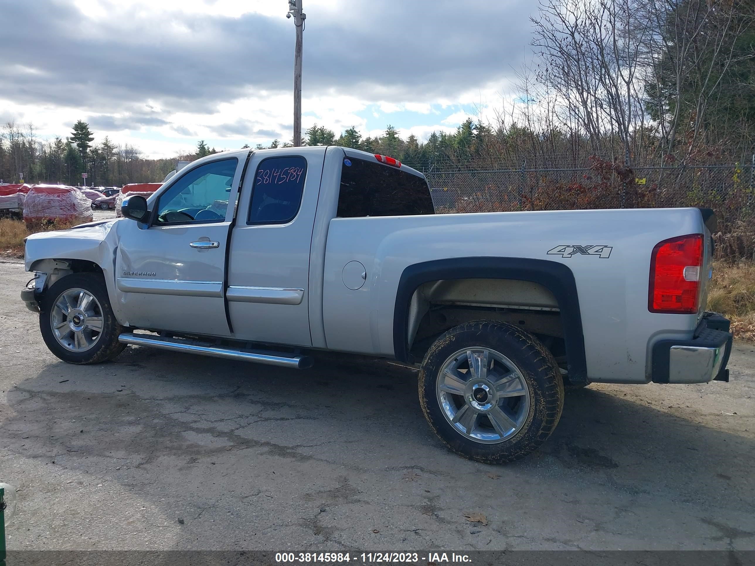 Photo 13 VIN: 1GCRKSE72DZ166198 - CHEVROLET SILVERADO 