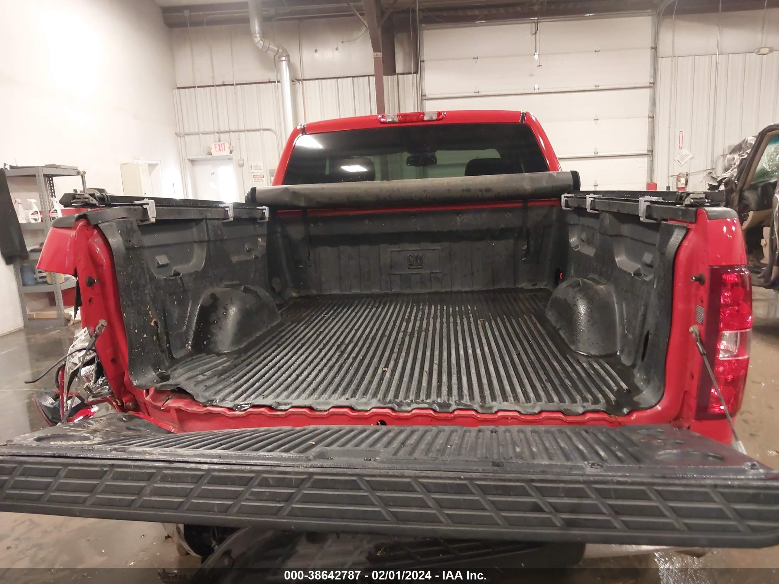 Photo 11 VIN: 1GCRKSE73CZ258709 - CHEVROLET SILVERADO 