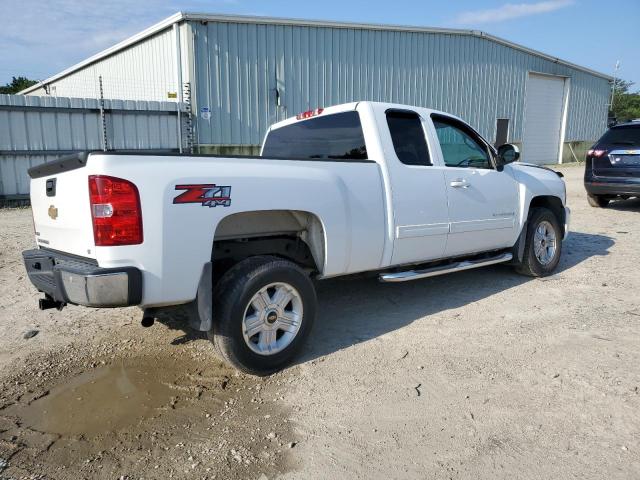 Photo 2 VIN: 1GCRKSE73CZ306158 - CHEVROLET SILVERADO 