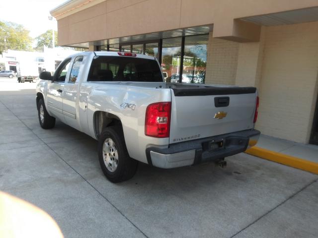 Photo 2 VIN: 1GCRKSE73DZ327223 - CHEVROLET SILVERADO 