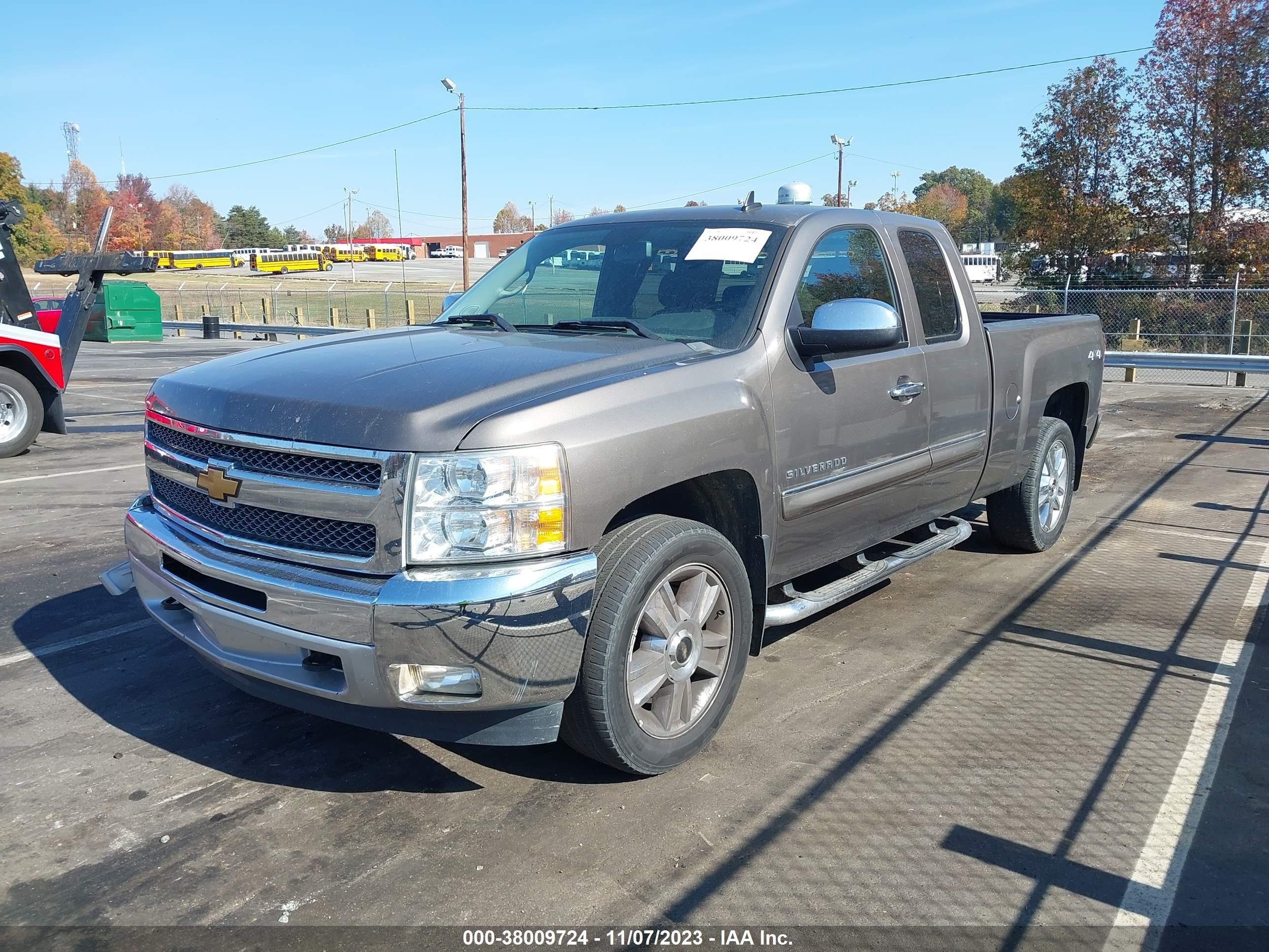 Photo 1 VIN: 1GCRKSE74CZ333918 - CHEVROLET SILVERADO 