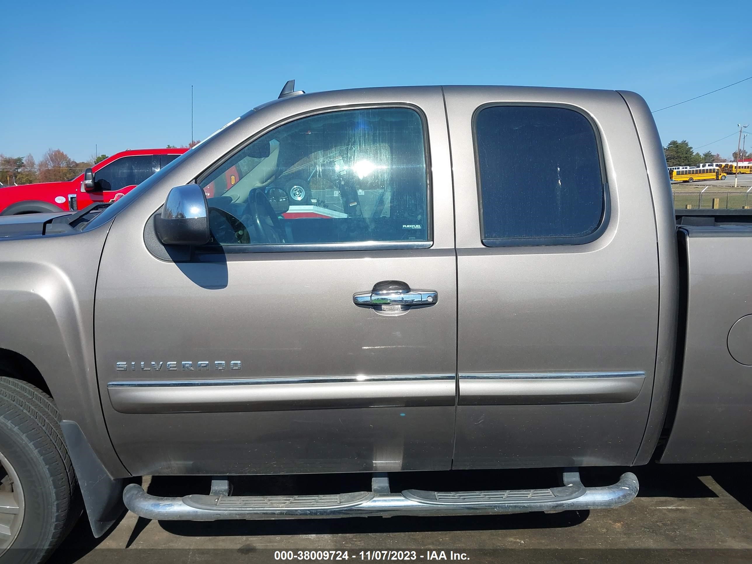 Photo 14 VIN: 1GCRKSE74CZ333918 - CHEVROLET SILVERADO 