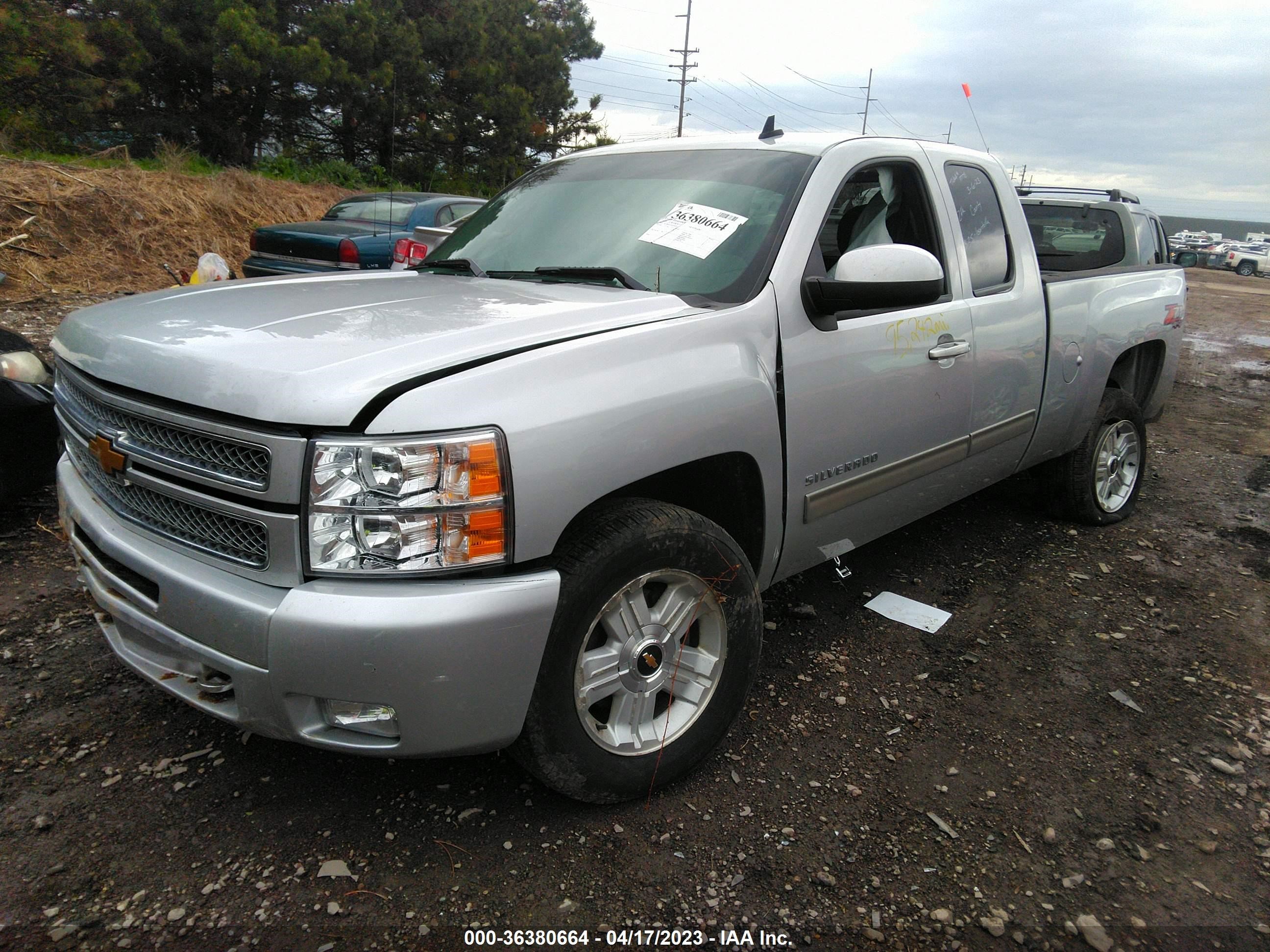 Photo 1 VIN: 1GCRKSE74DZ340059 - CHEVROLET SILVERADO 