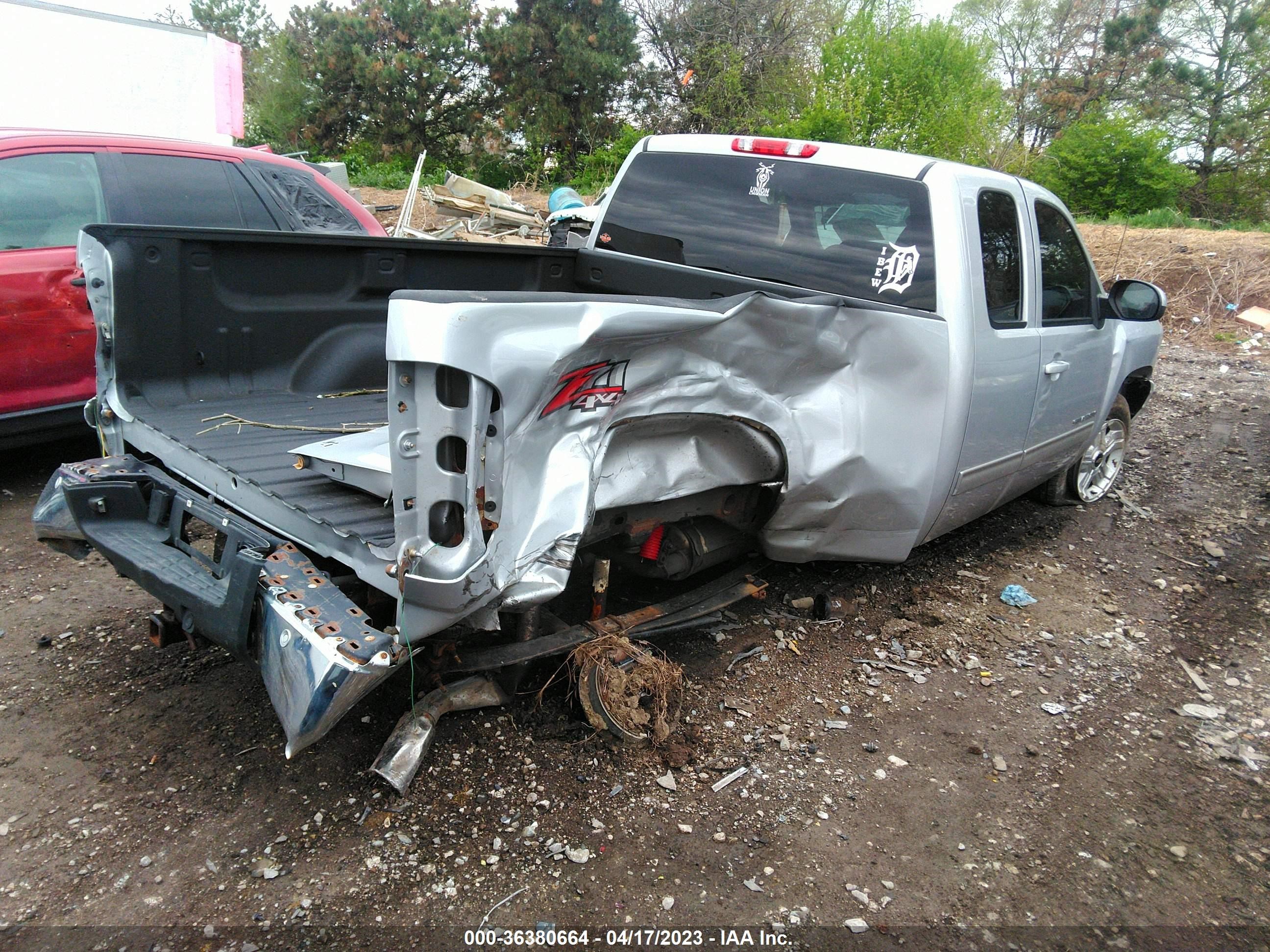 Photo 3 VIN: 1GCRKSE74DZ340059 - CHEVROLET SILVERADO 