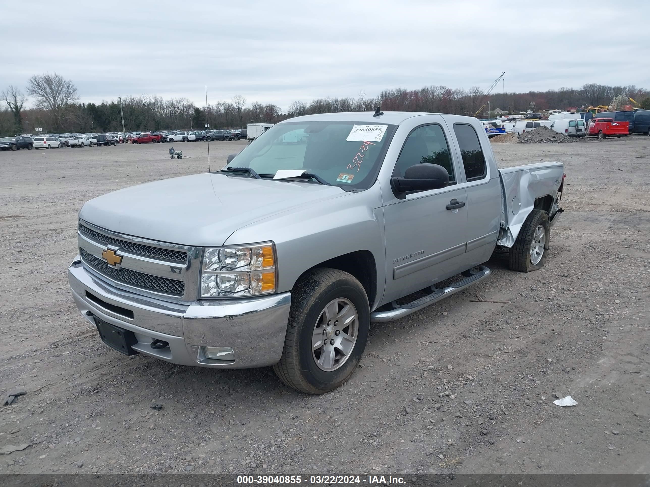 Photo 1 VIN: 1GCRKSE74DZ361719 - CHEVROLET SILVERADO 