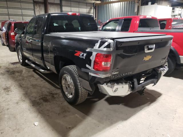 Photo 2 VIN: 1GCRKSE75CZ120489 - CHEVROLET SILVERADO 