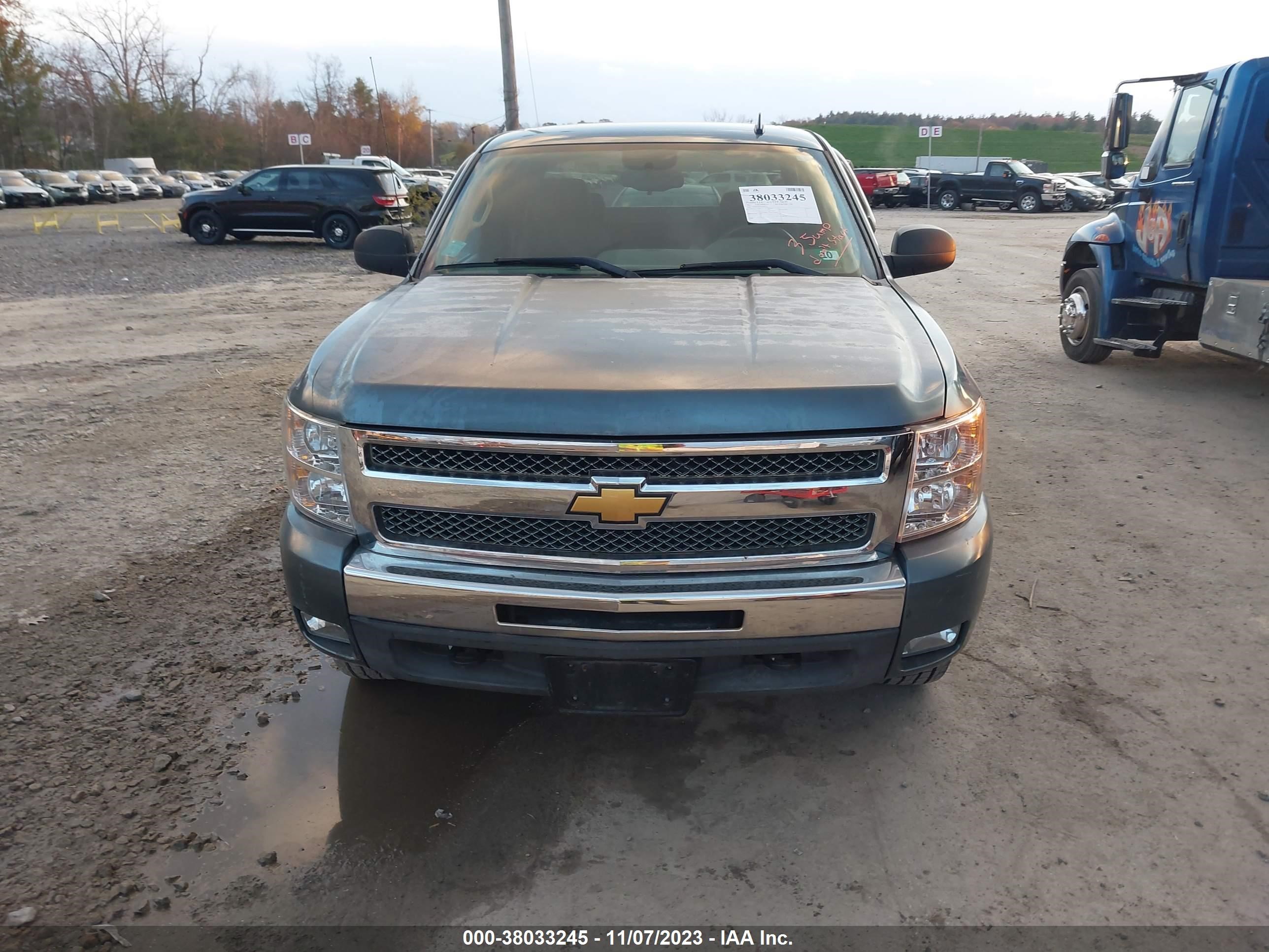 Photo 11 VIN: 1GCRKSE75CZ305402 - CHEVROLET SILVERADO 