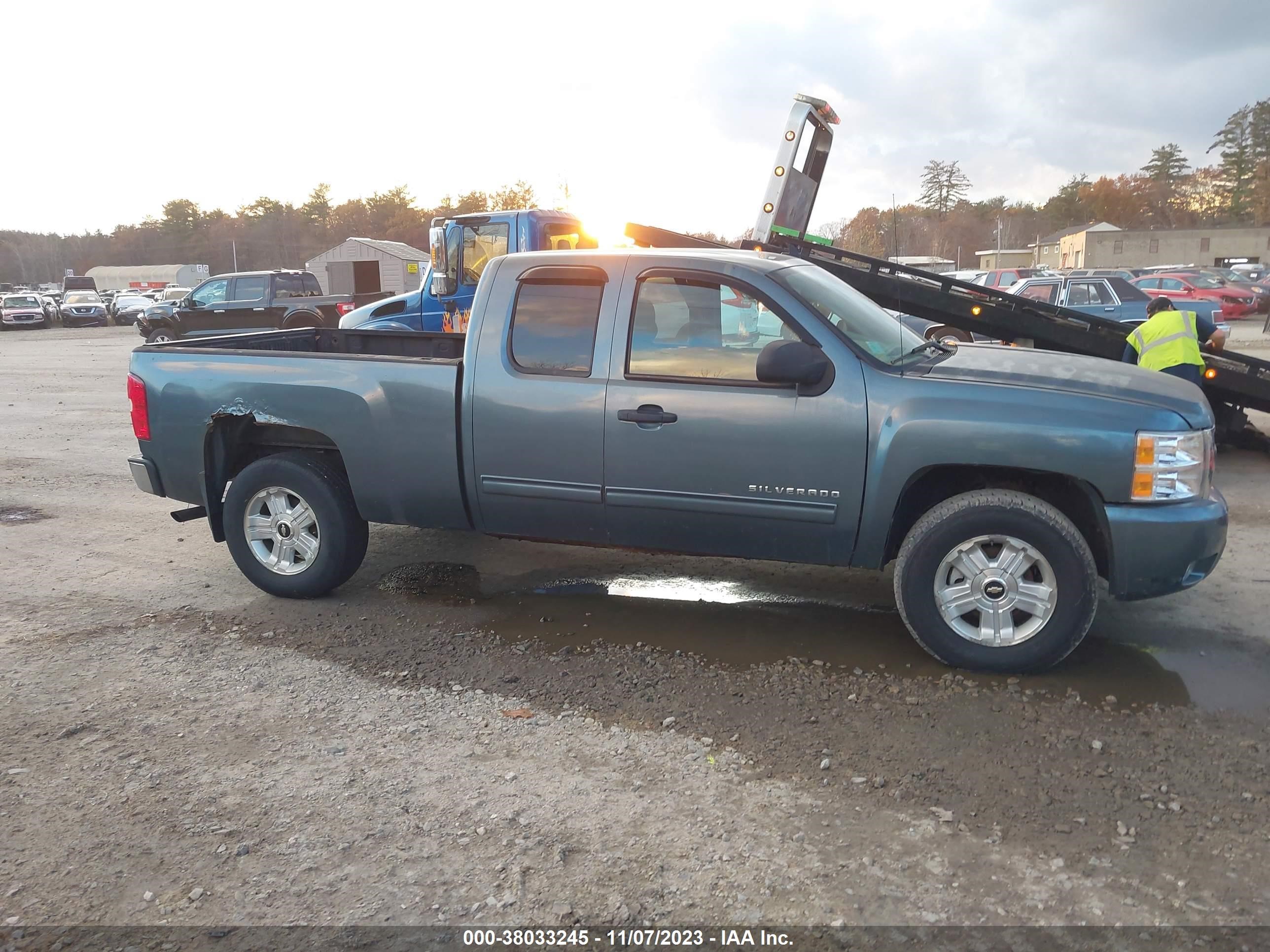 Photo 12 VIN: 1GCRKSE75CZ305402 - CHEVROLET SILVERADO 