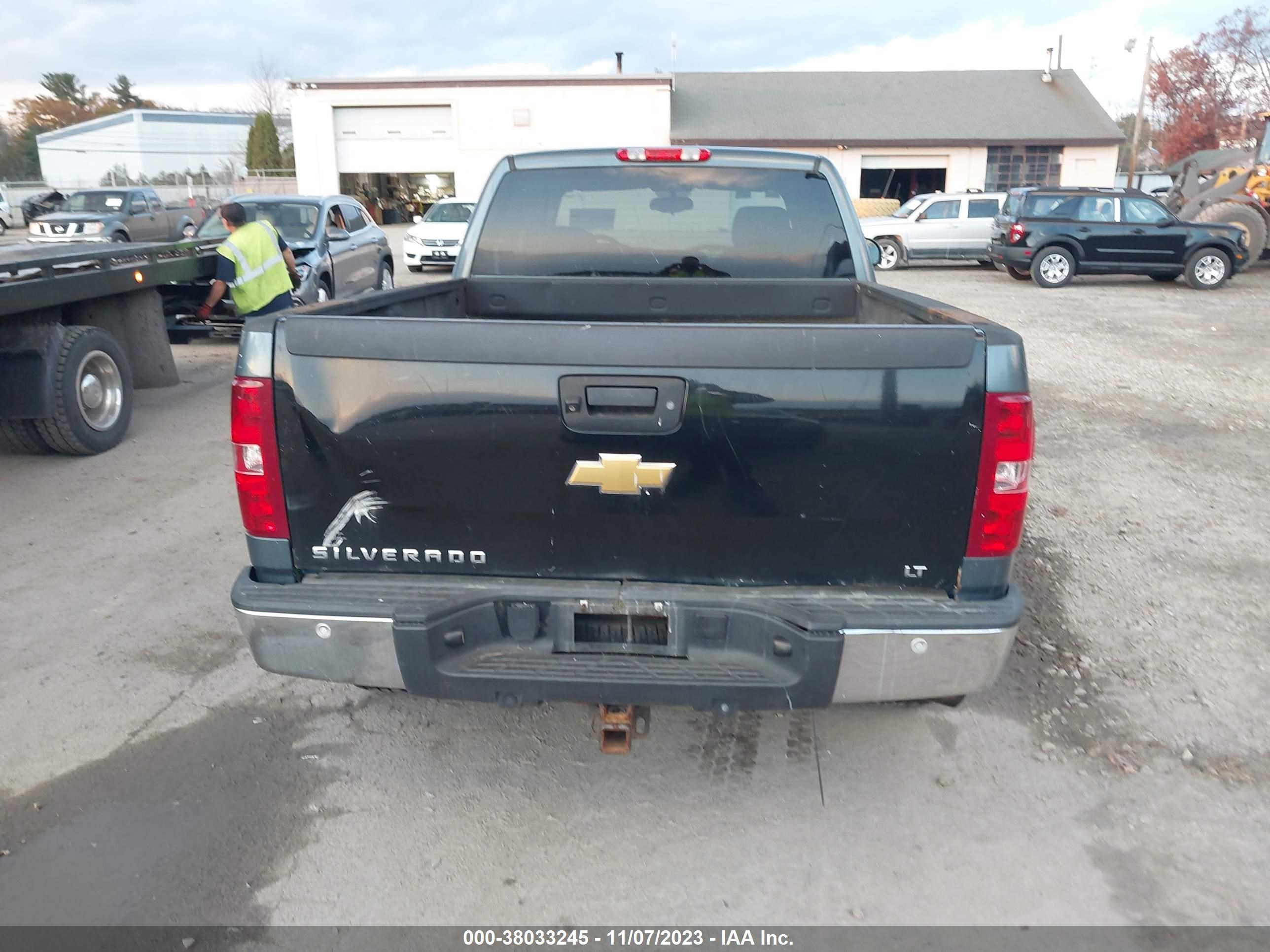 Photo 15 VIN: 1GCRKSE75CZ305402 - CHEVROLET SILVERADO 