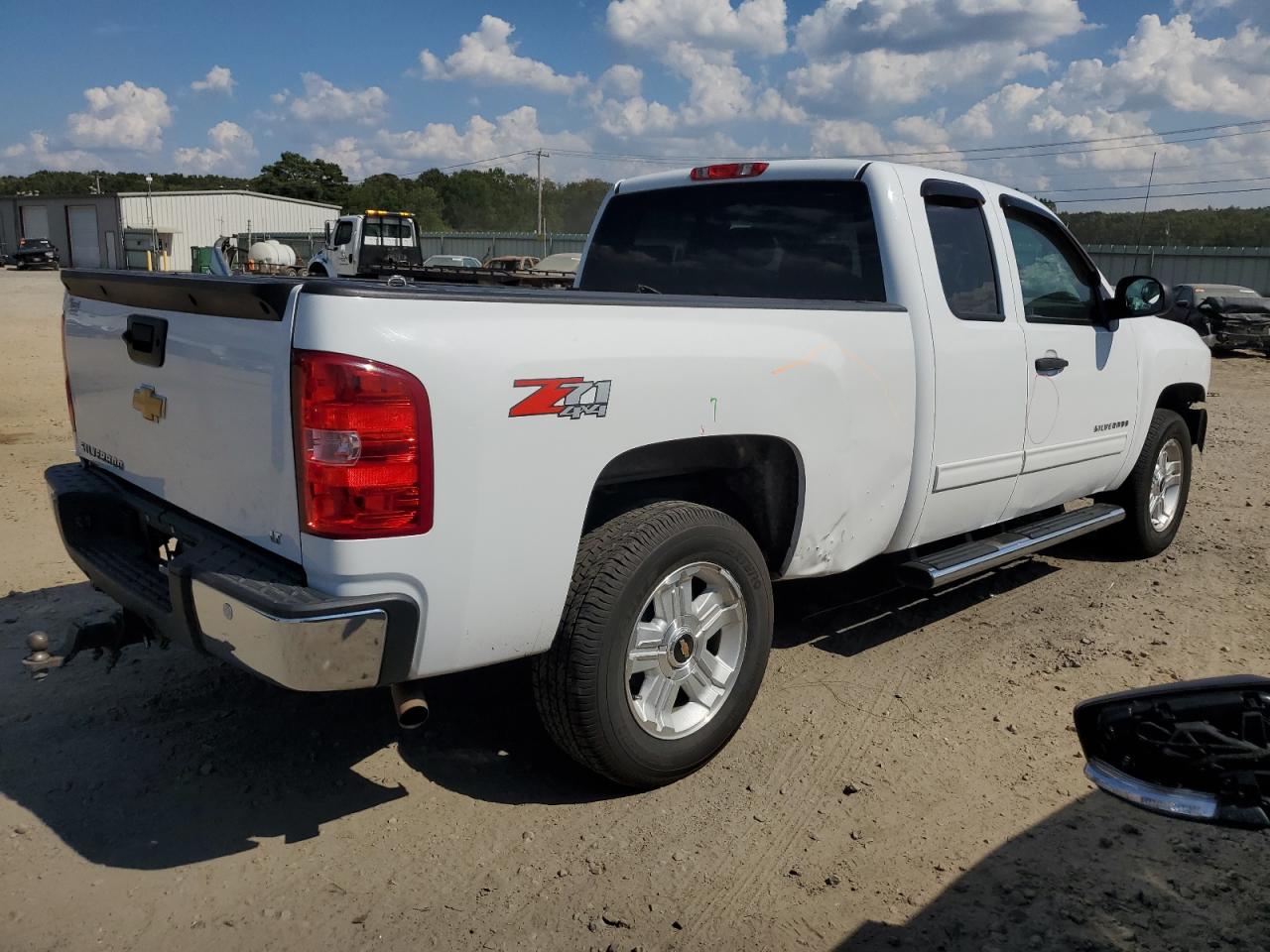 Photo 2 VIN: 1GCRKSE75DZ324095 - CHEVROLET SILVERADO 