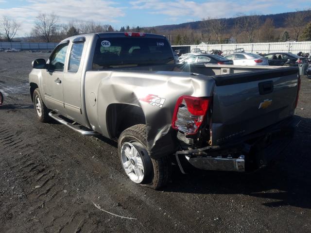 Photo 2 VIN: 1GCRKSE76DZ305524 - CHEVROLET SILVERADO 