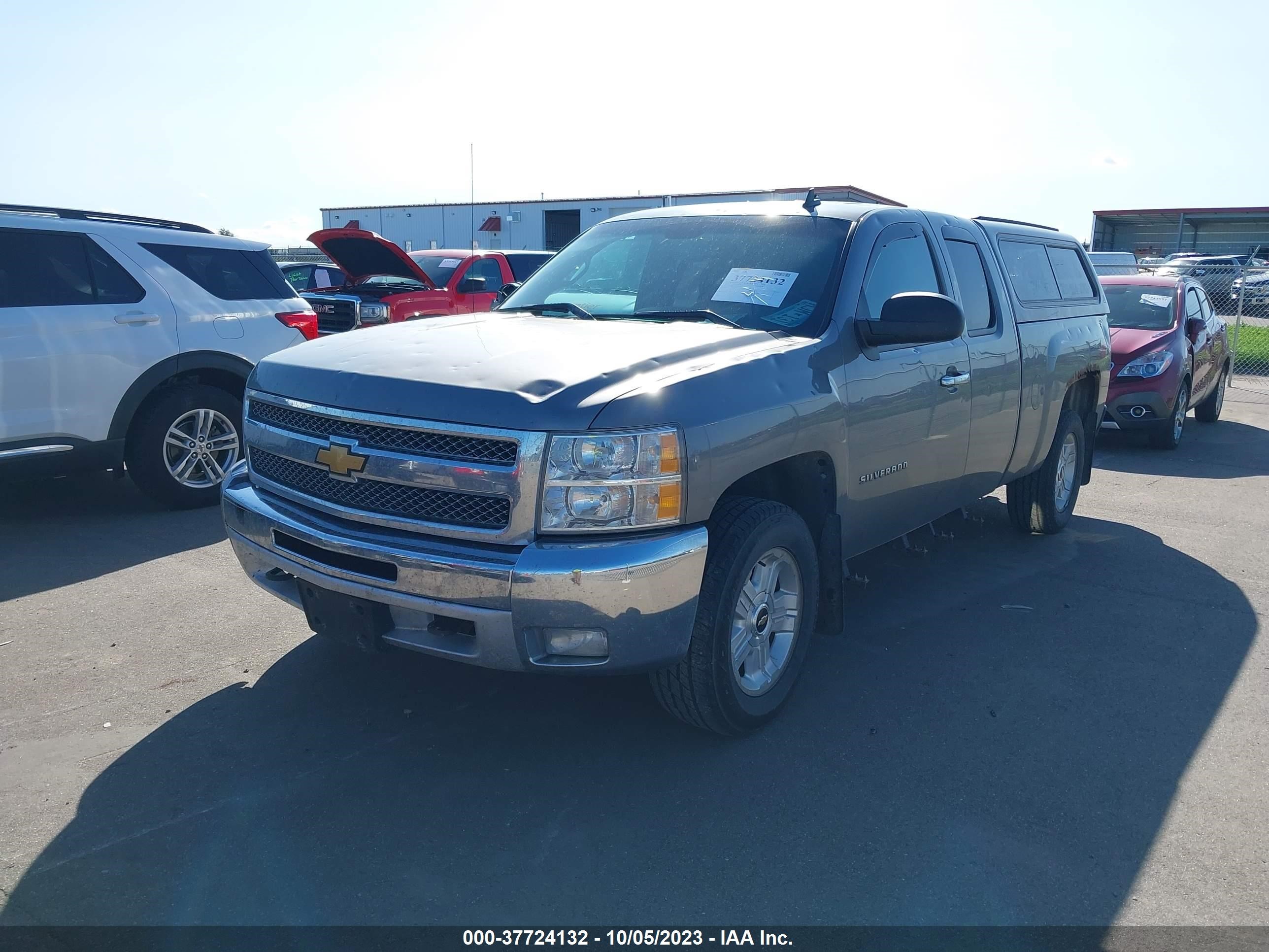 Photo 1 VIN: 1GCRKSE77CZ229729 - CHEVROLET SILVERADO 