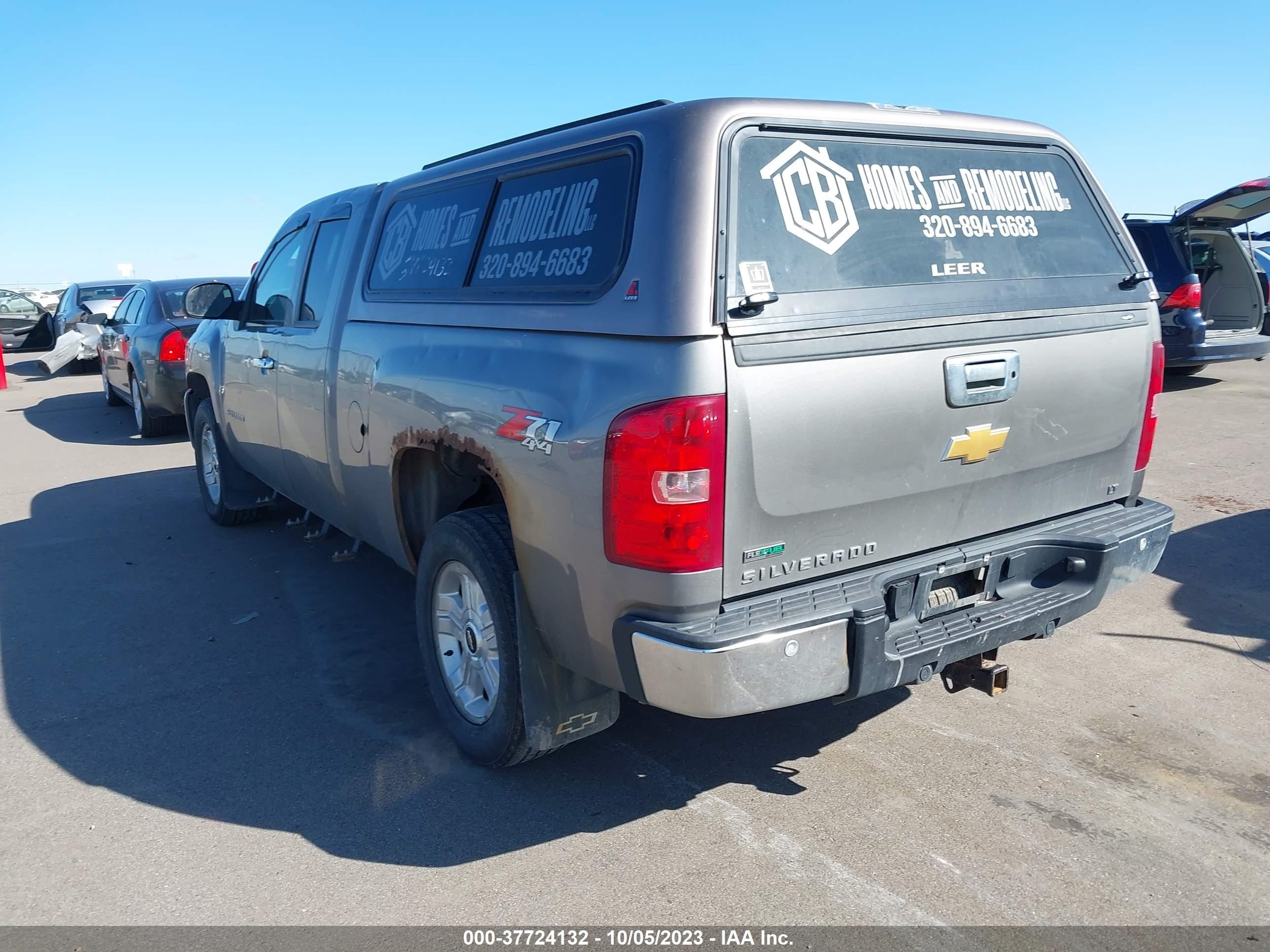 Photo 2 VIN: 1GCRKSE77CZ229729 - CHEVROLET SILVERADO 