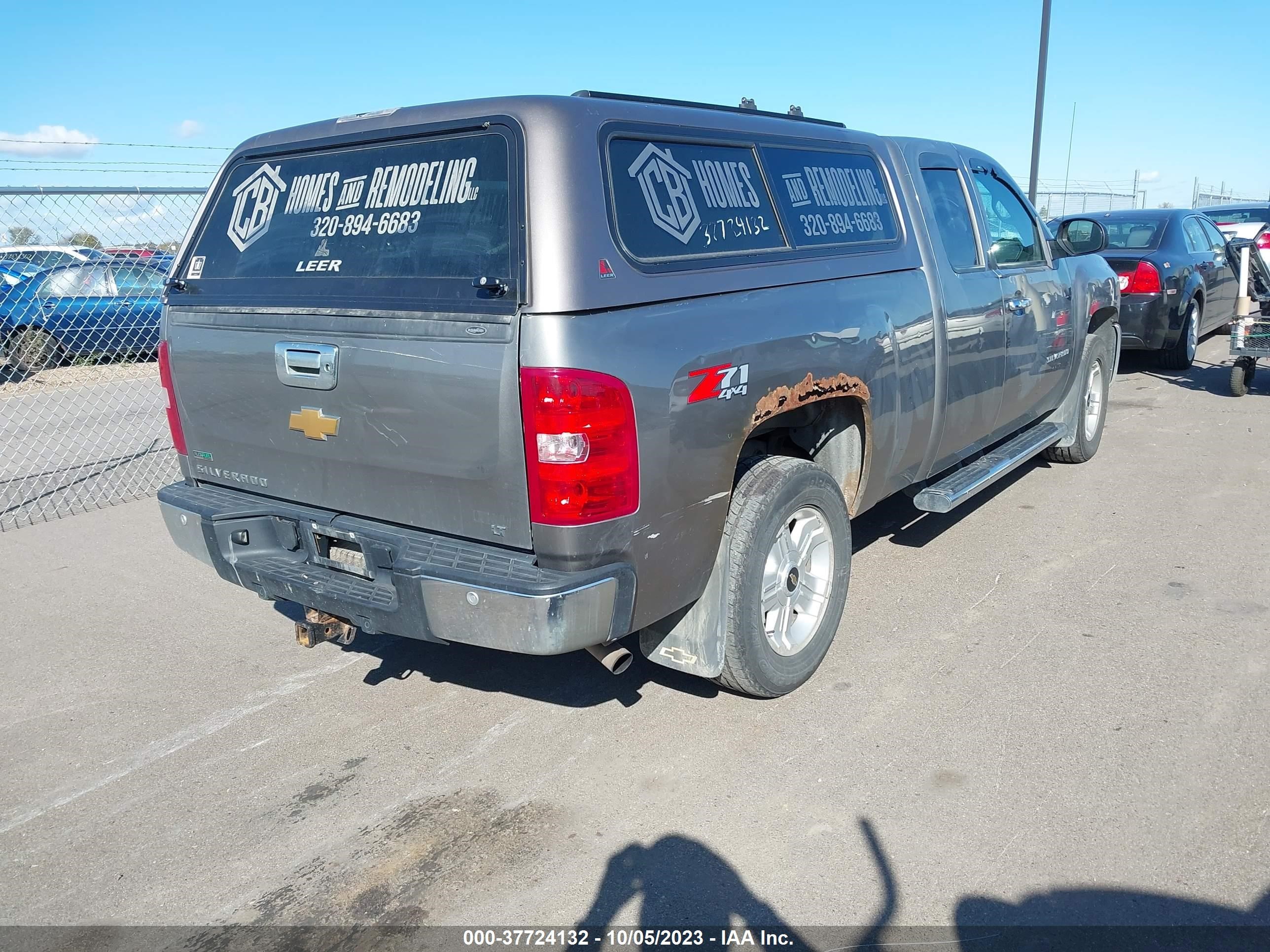 Photo 3 VIN: 1GCRKSE77CZ229729 - CHEVROLET SILVERADO 