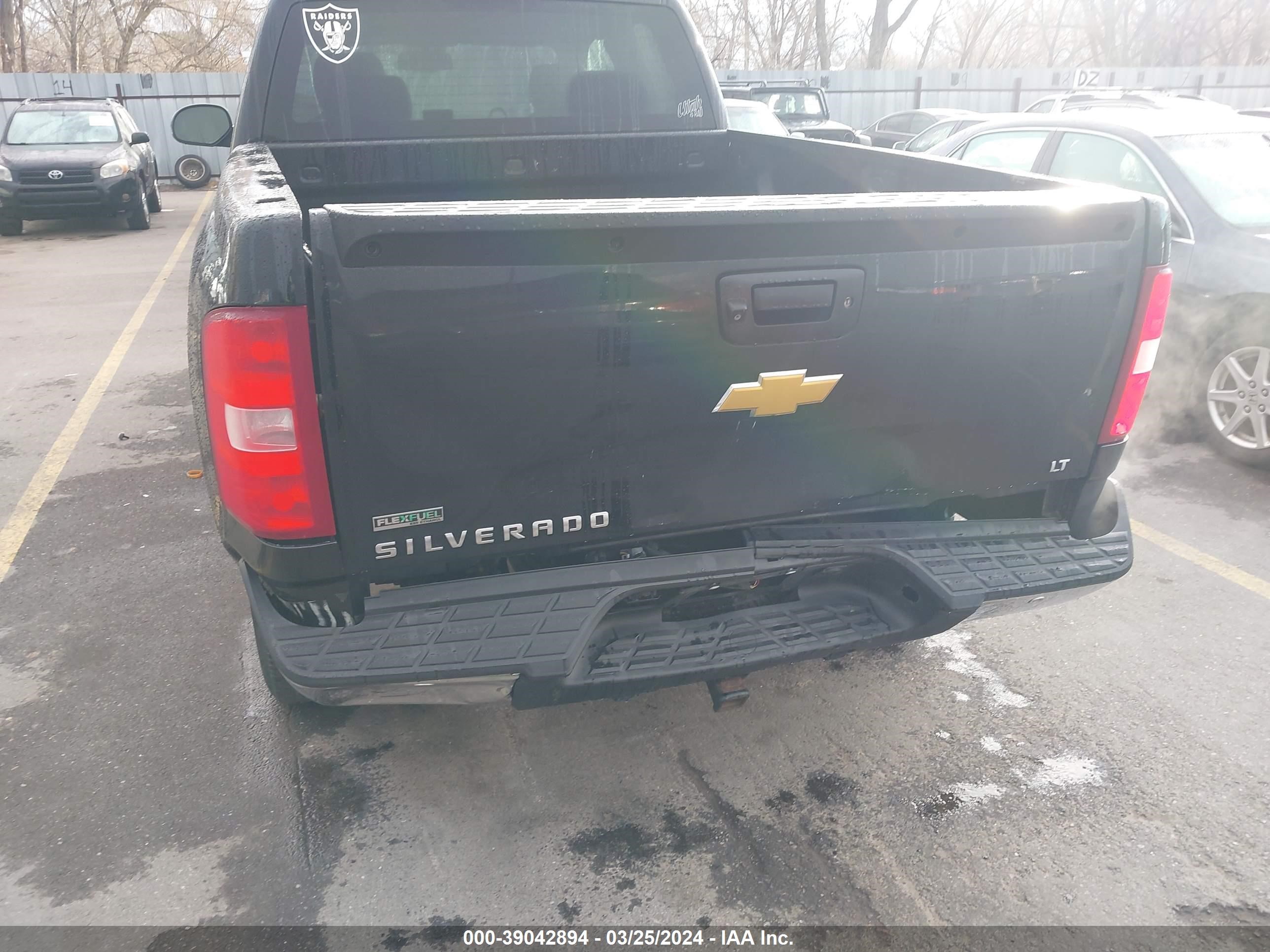 Photo 5 VIN: 1GCRKSE77CZ240763 - CHEVROLET SILVERADO 