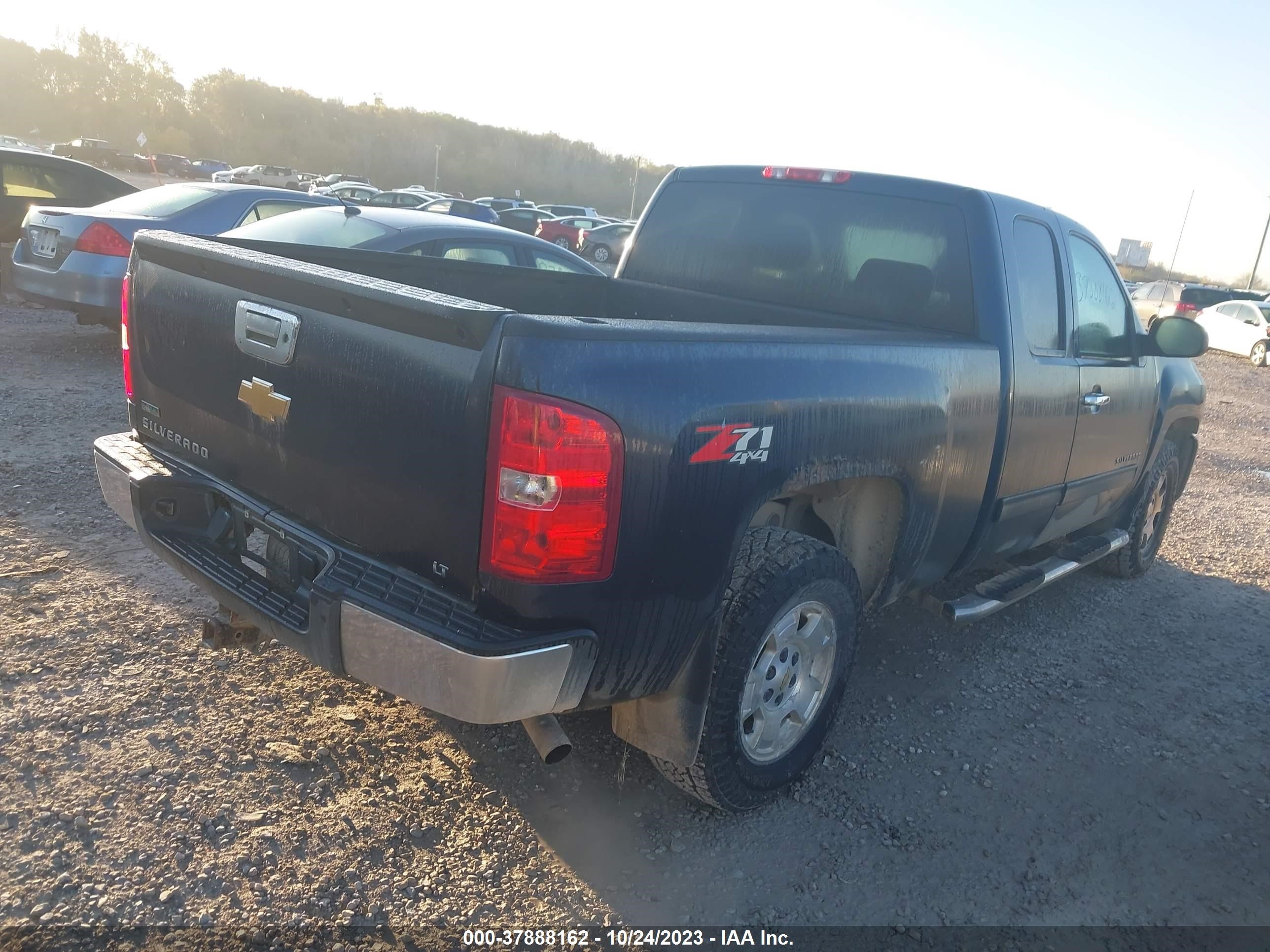 Photo 3 VIN: 1GCRKSE77CZ298257 - CHEVROLET SILVERADO 