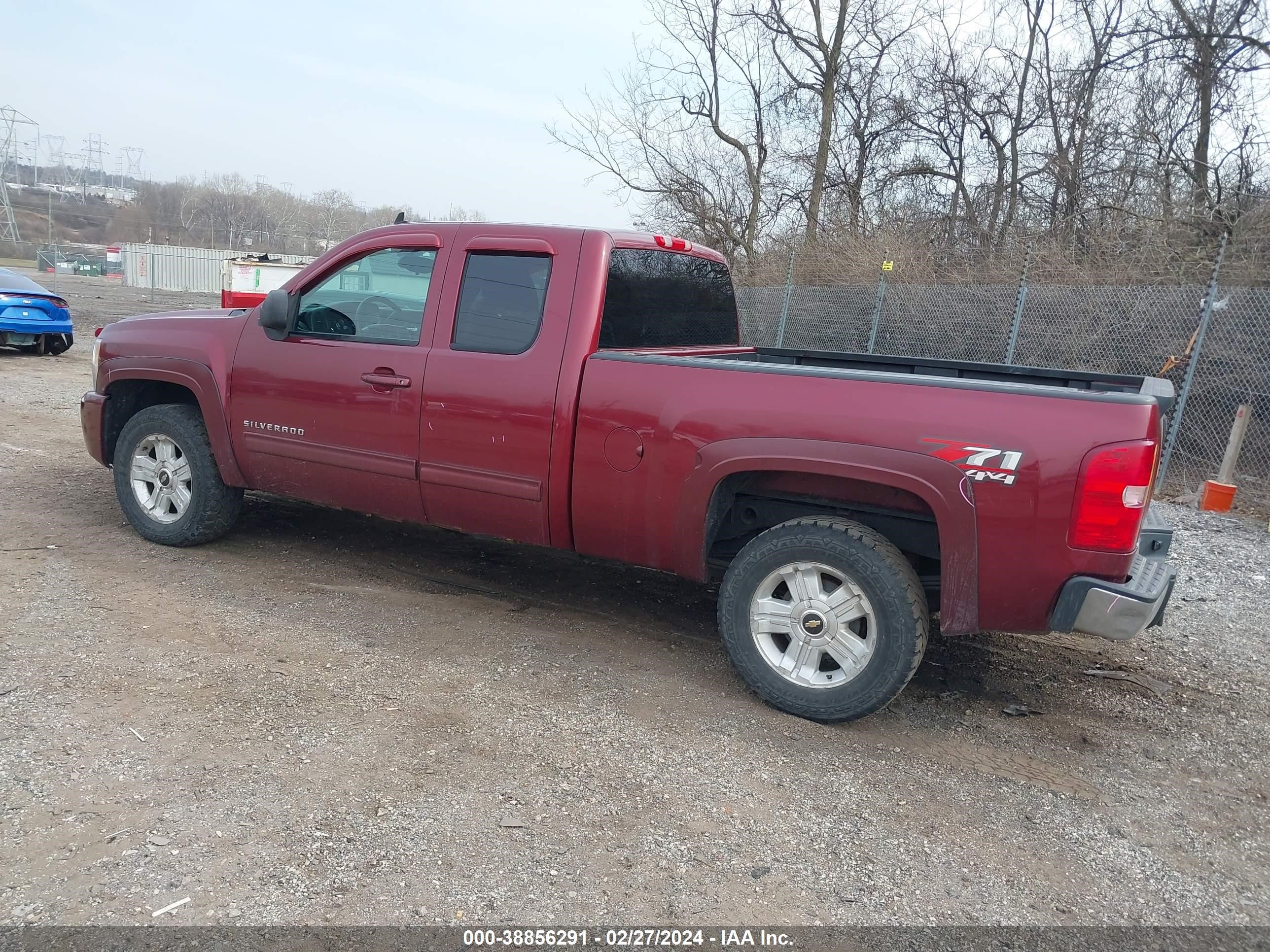 Photo 3 VIN: 1GCRKSE77DZ228548 - CHEVROLET SILVERADO 