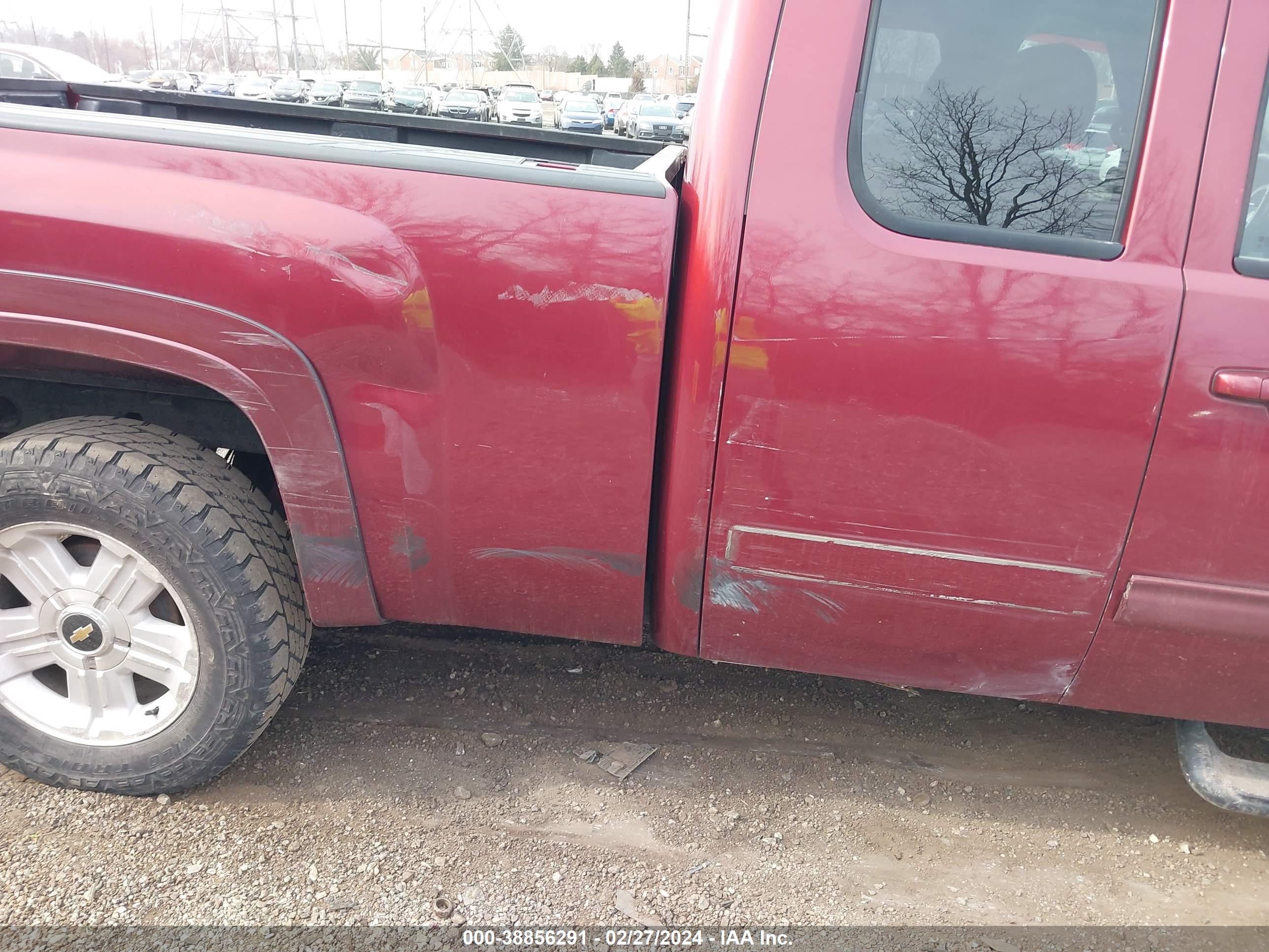 Photo 6 VIN: 1GCRKSE77DZ228548 - CHEVROLET SILVERADO 