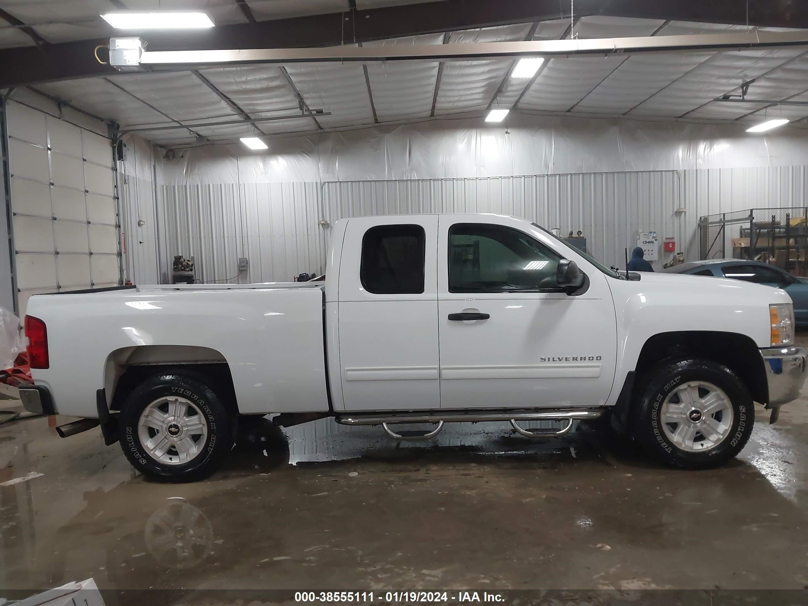 Photo 13 VIN: 1GCRKSE78CZ158511 - CHEVROLET SILVERADO 