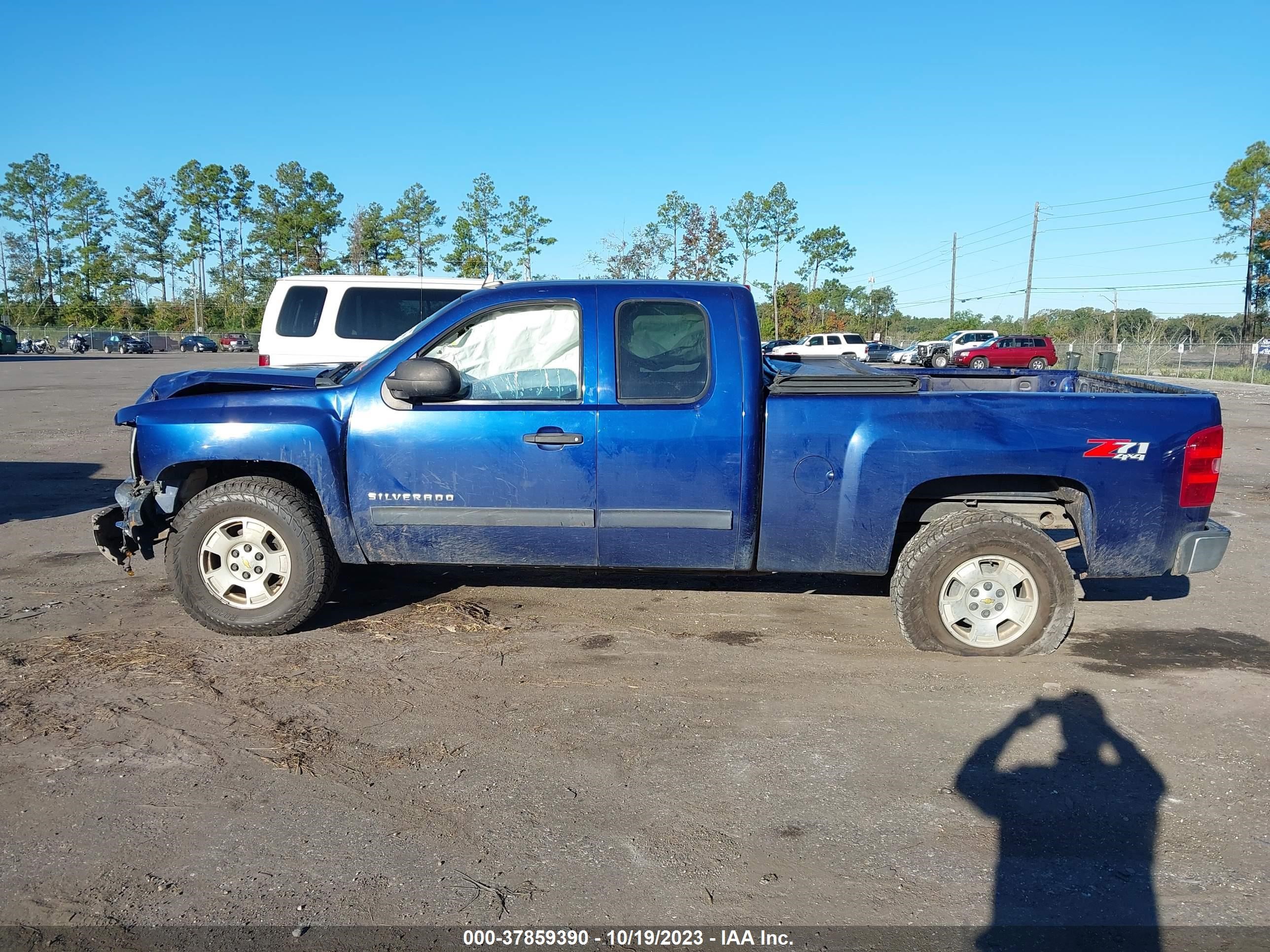 Photo 13 VIN: 1GCRKSE78DZ338931 - CHEVROLET SILVERADO 