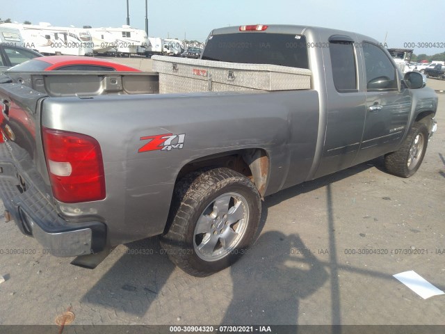 Photo 3 VIN: 1GCRKSE79CZ180176 - CHEVROLET SILVERADO 1500 