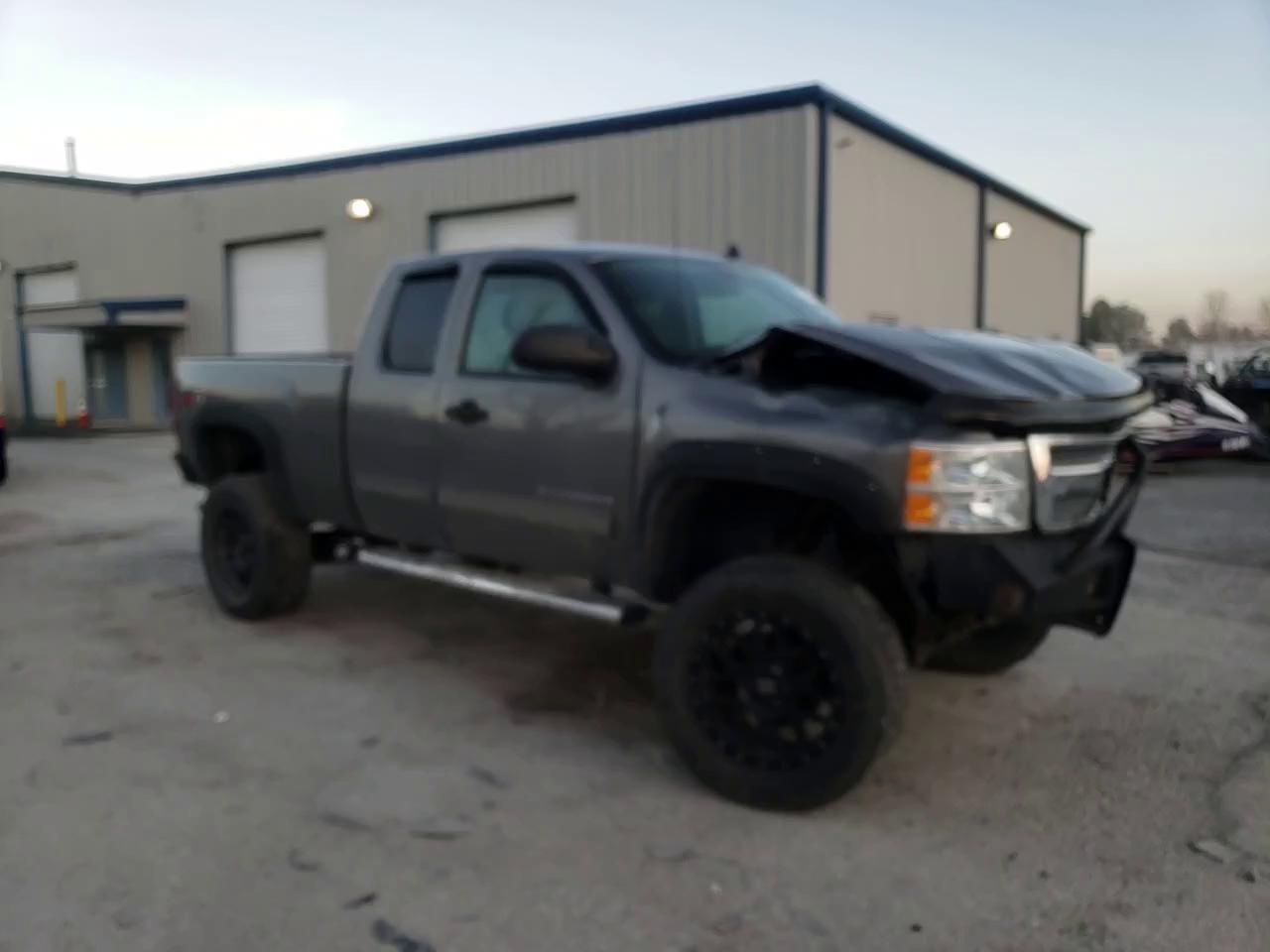 Photo 10 VIN: 1GCRKSE79DZ147647 - CHEVROLET SILVERADO 