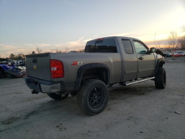 Photo 3 VIN: 1GCRKSE79DZ147647 - CHEVROLET SILVERADO 