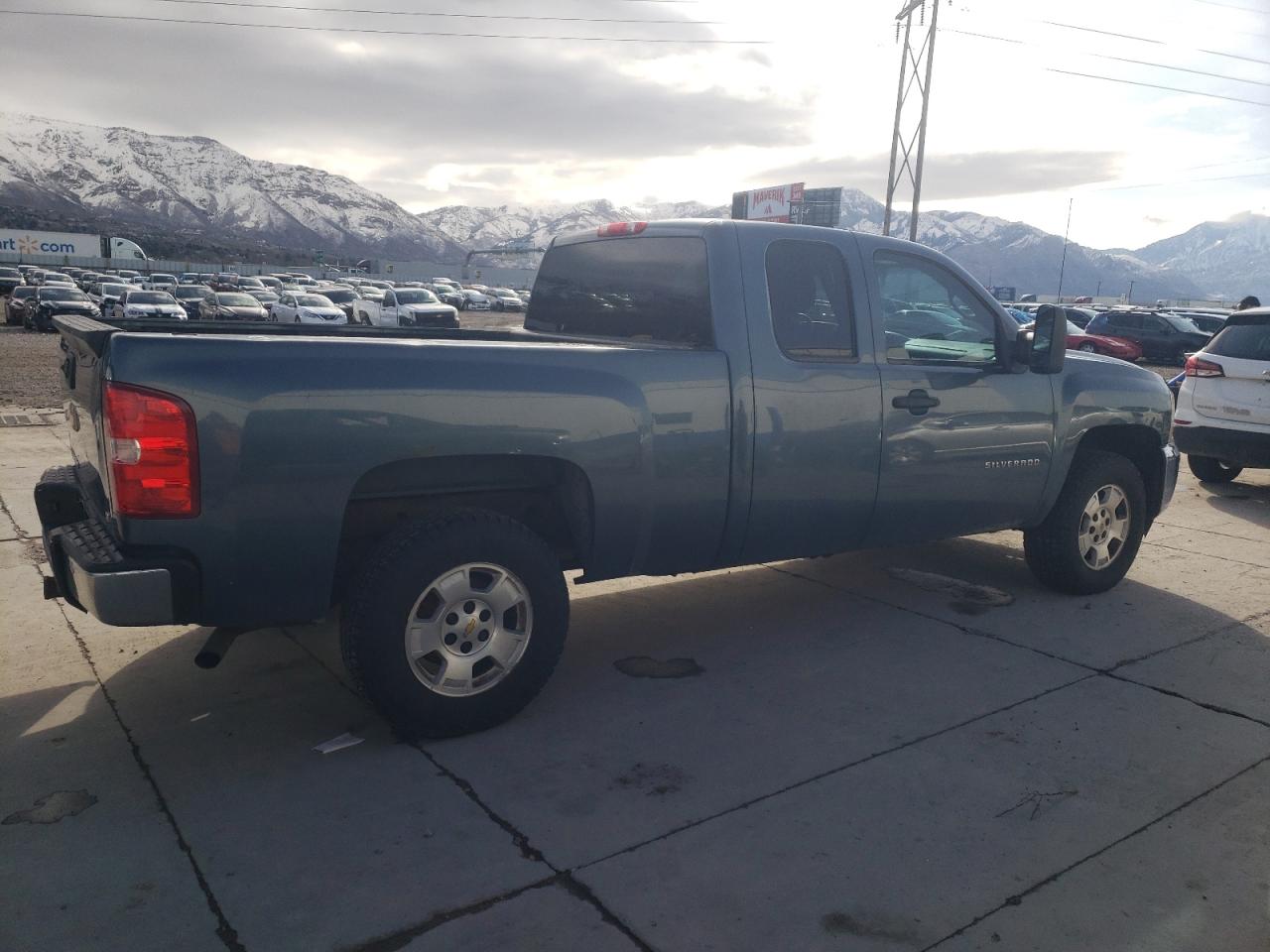 Photo 2 VIN: 1GCRKSE79DZ215378 - CHEVROLET SILVERADO 