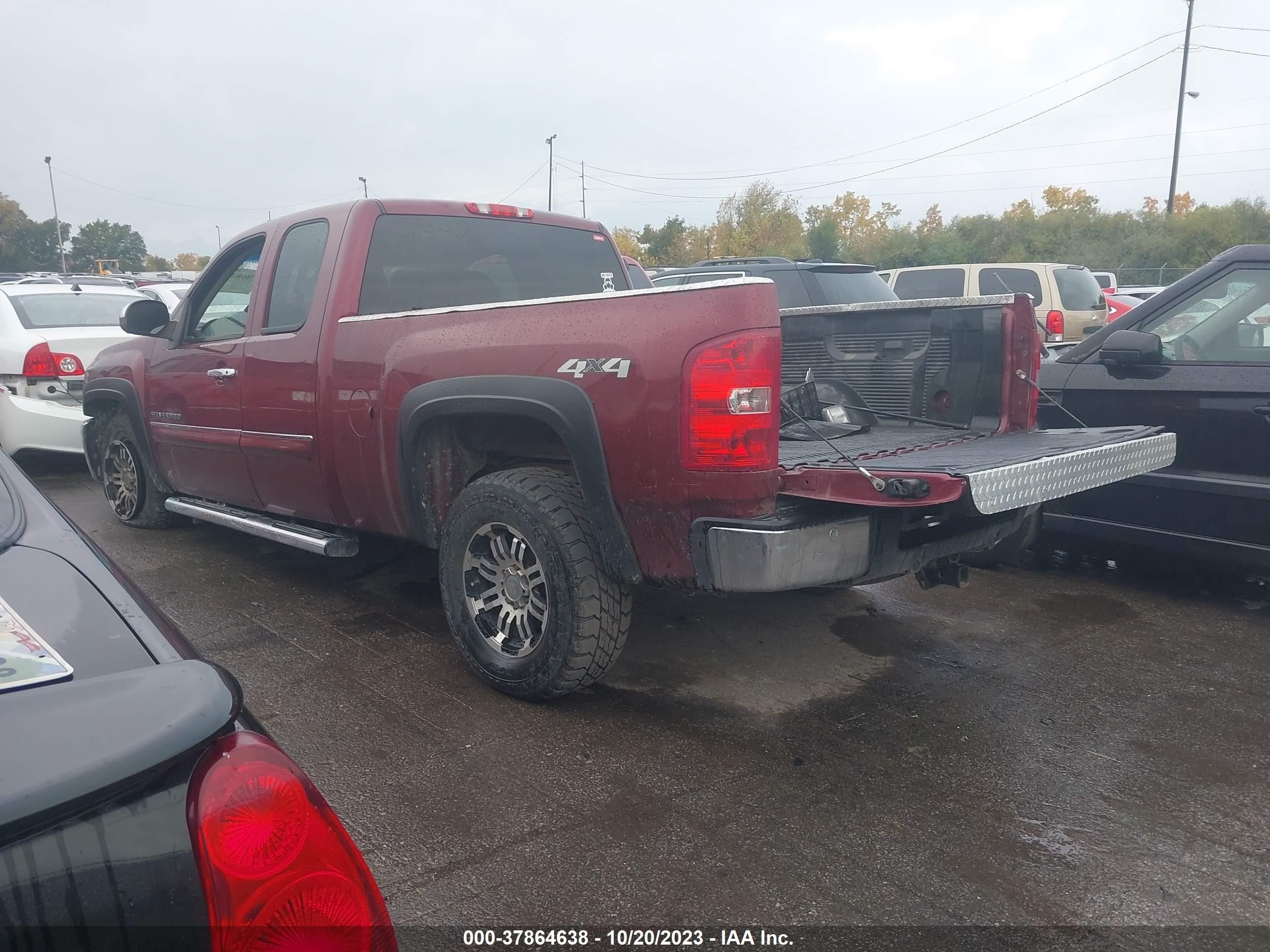 Photo 2 VIN: 1GCRKSE79DZ220547 - CHEVROLET SILVERADO 