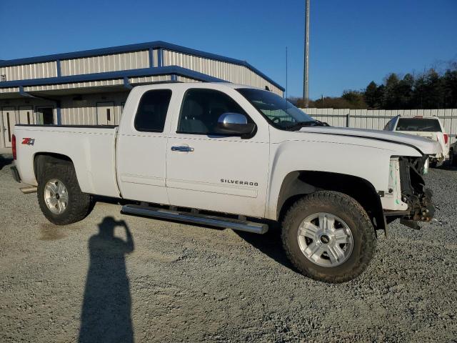 Photo 3 VIN: 1GCRKSE79DZ331406 - CHEVROLET SILVERADO 