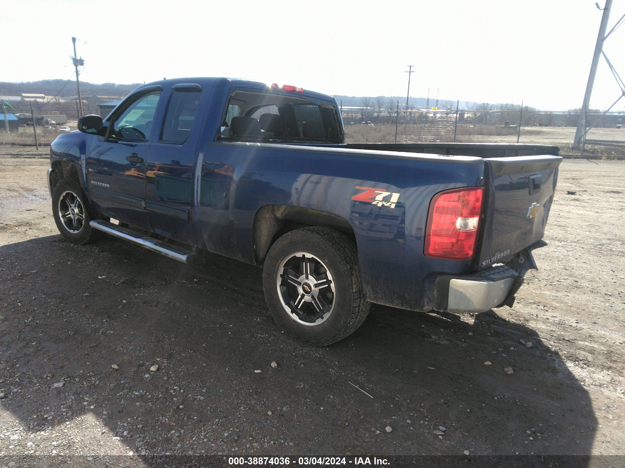 Photo 2 VIN: 1GCRKSE79DZ345516 - CHEVROLET SILVERADO 