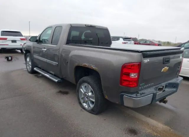 Photo 2 VIN: 1GCRKSE7XCZ304827 - CHEVROLET SILVERADO 