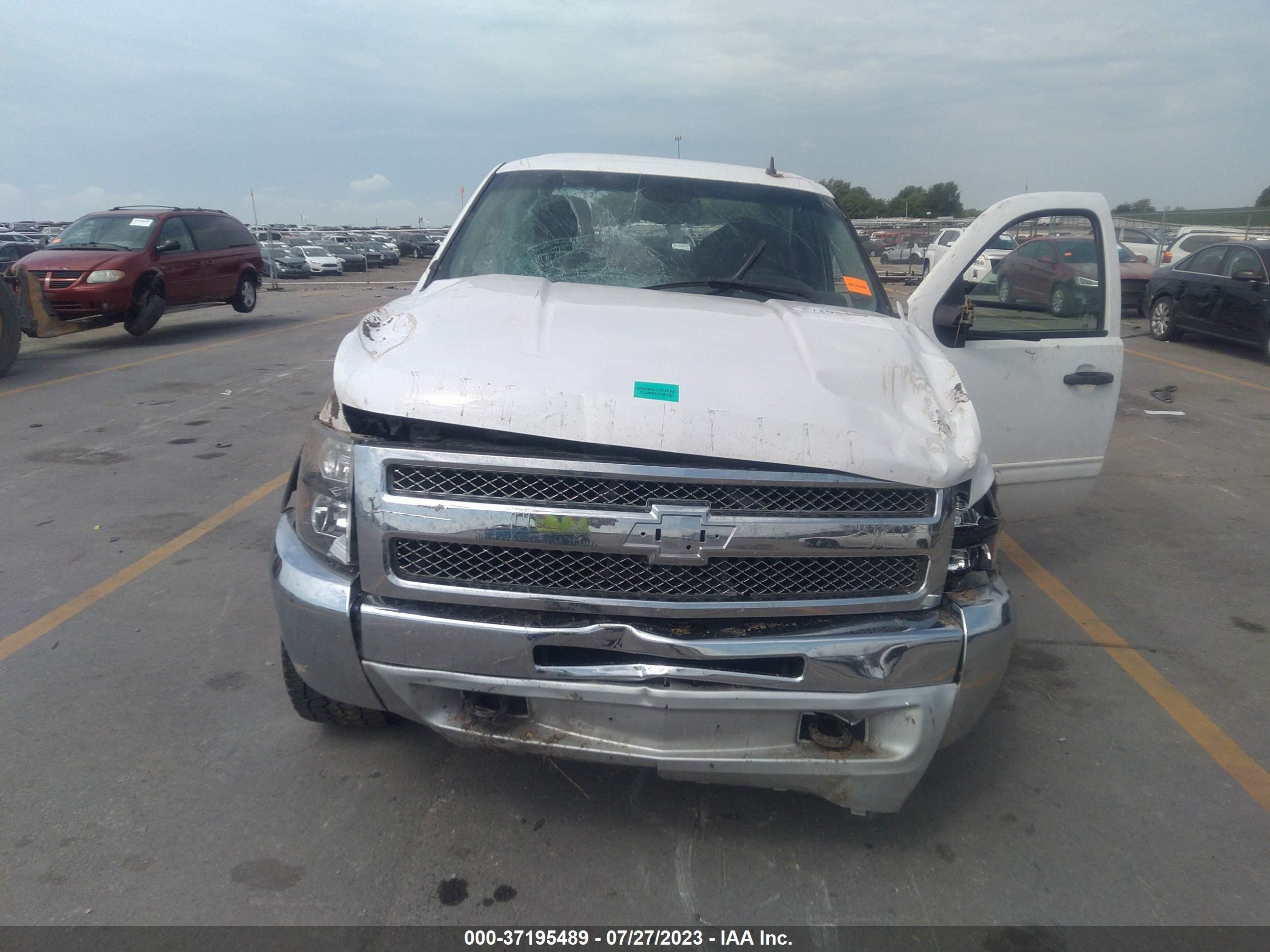 Photo 12 VIN: 1GCRKSE7XDZ152789 - CHEVROLET SILVERADO 