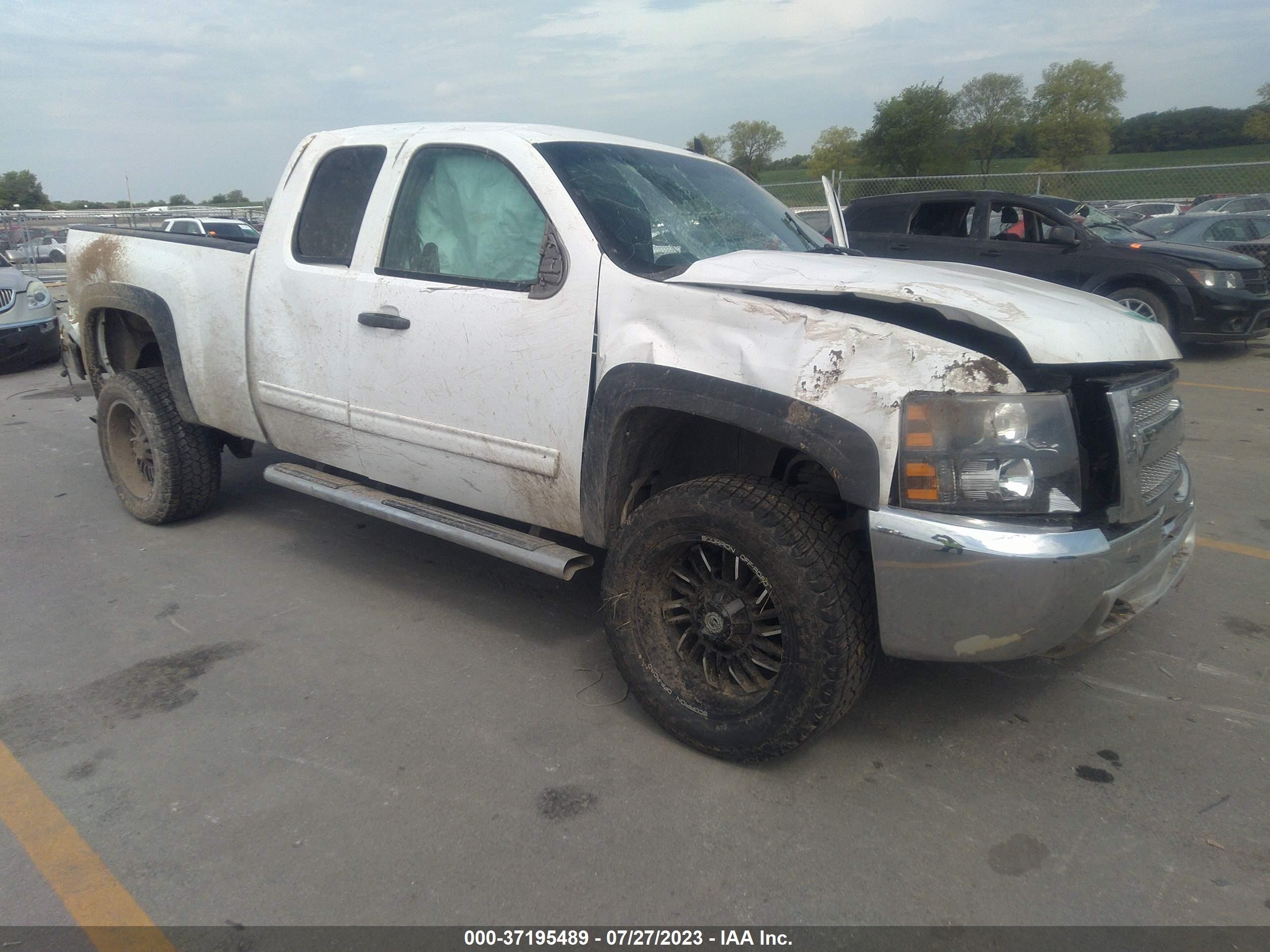 Photo 13 VIN: 1GCRKSE7XDZ152789 - CHEVROLET SILVERADO 