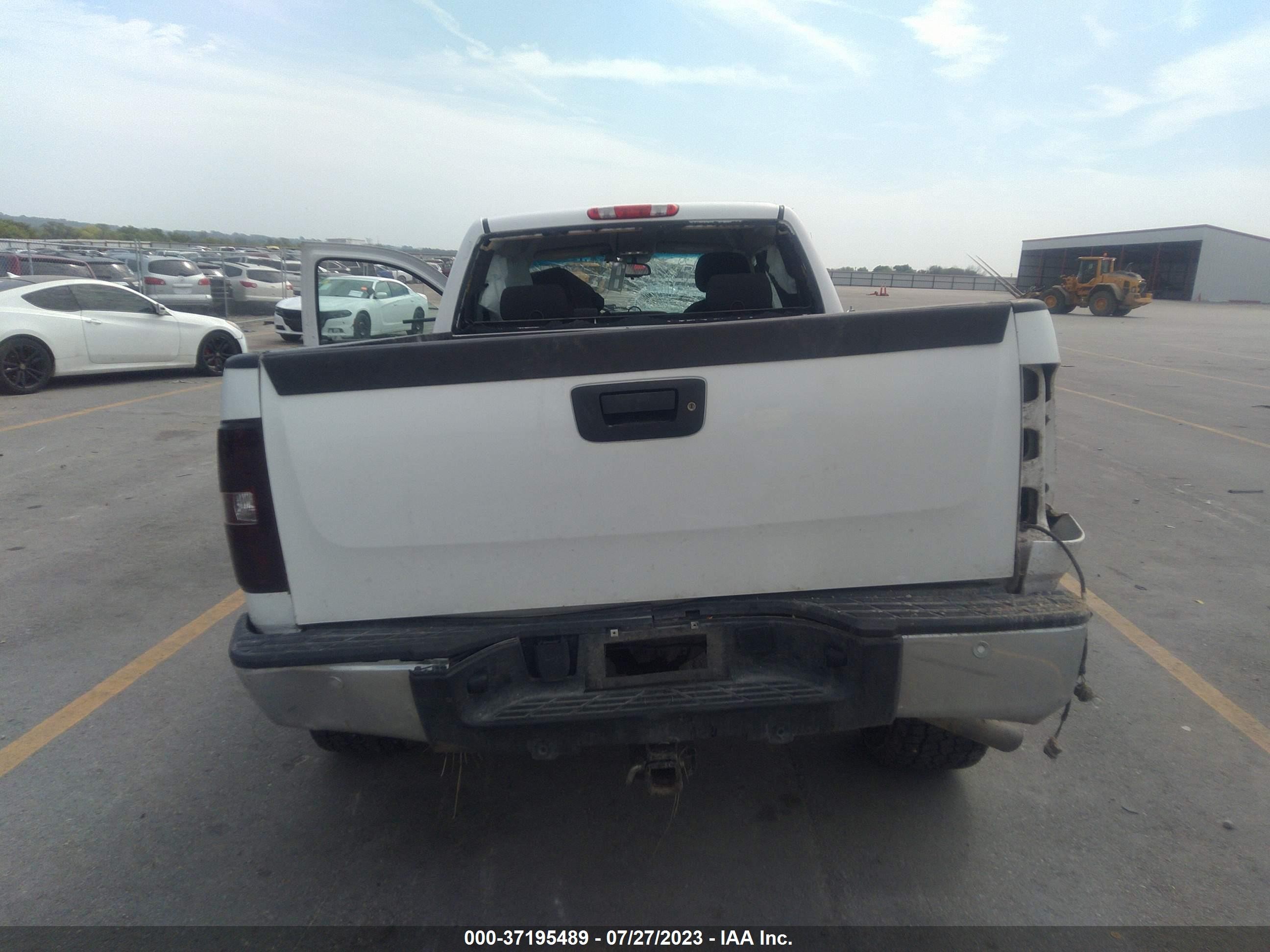 Photo 16 VIN: 1GCRKSE7XDZ152789 - CHEVROLET SILVERADO 