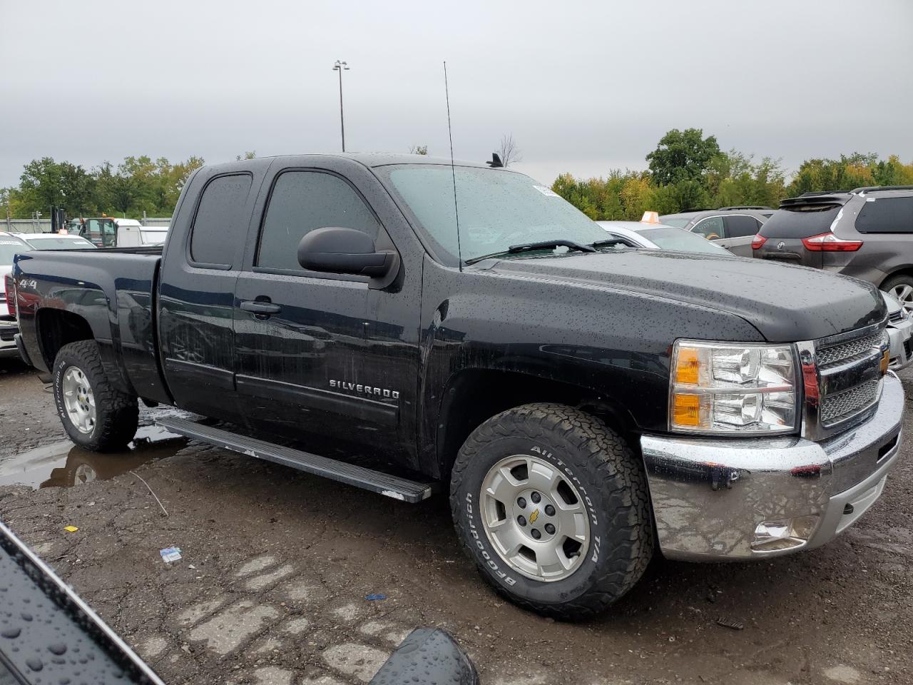 Photo 3 VIN: 1GCRKSE7XDZ362373 - CHEVROLET SILVERADO 