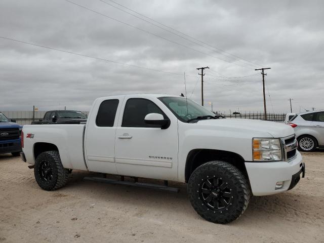 Photo 3 VIN: 1GCRKTE35BZ221114 - CHEVROLET SILVERADO 