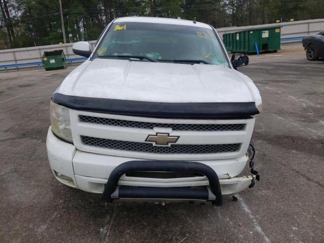 Photo 4 VIN: 1GCRKTE3XBZ264850 - CHEVROLET SILVERADO 