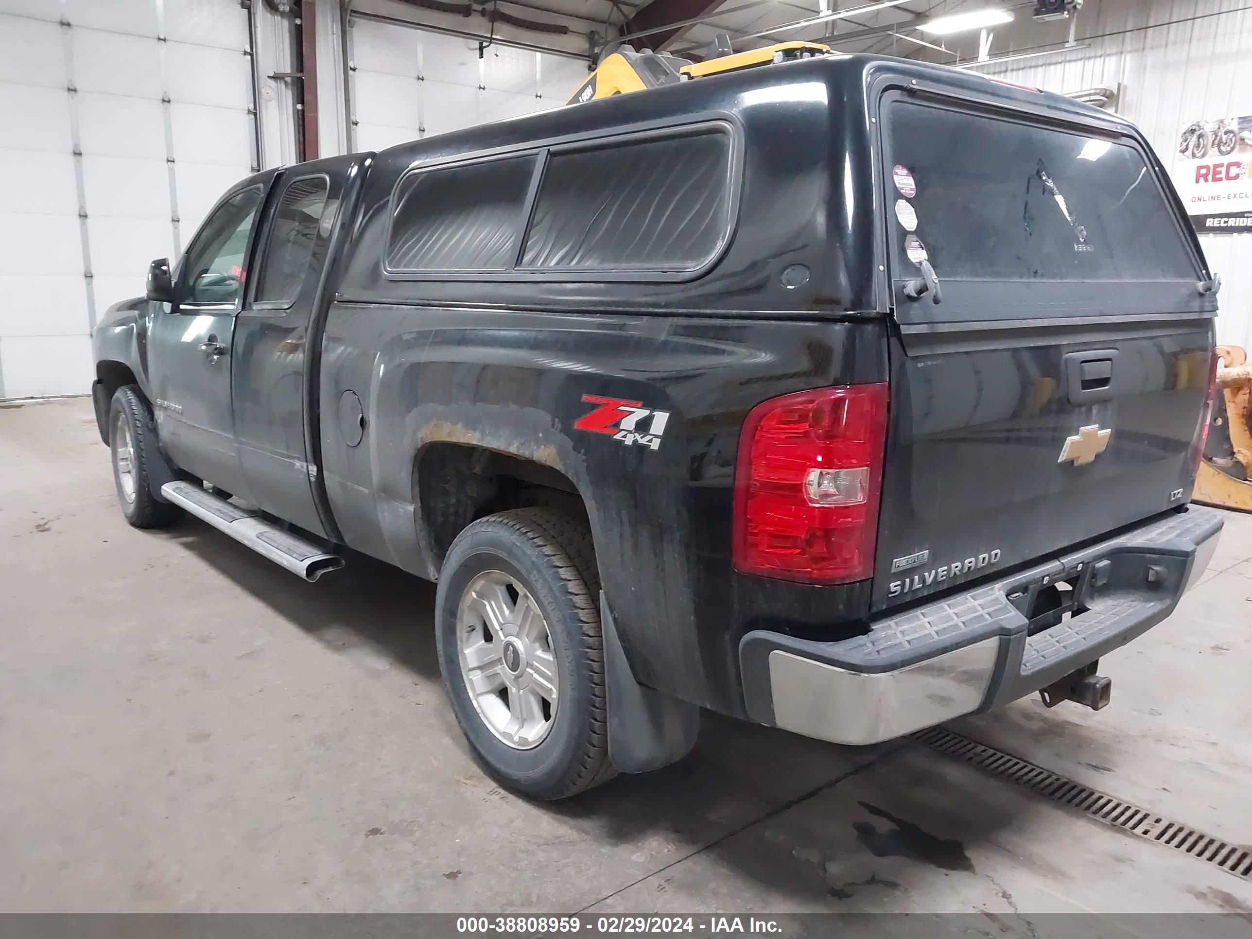 Photo 2 VIN: 1GCRKTE76CZ166452 - CHEVROLET SILVERADO 