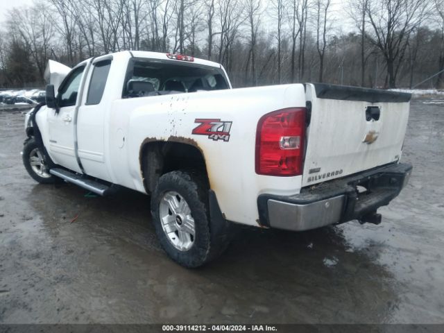 Photo 2 VIN: 1GCRKTE77CZ125599 - CHEVROLET SILVERADO 1500 