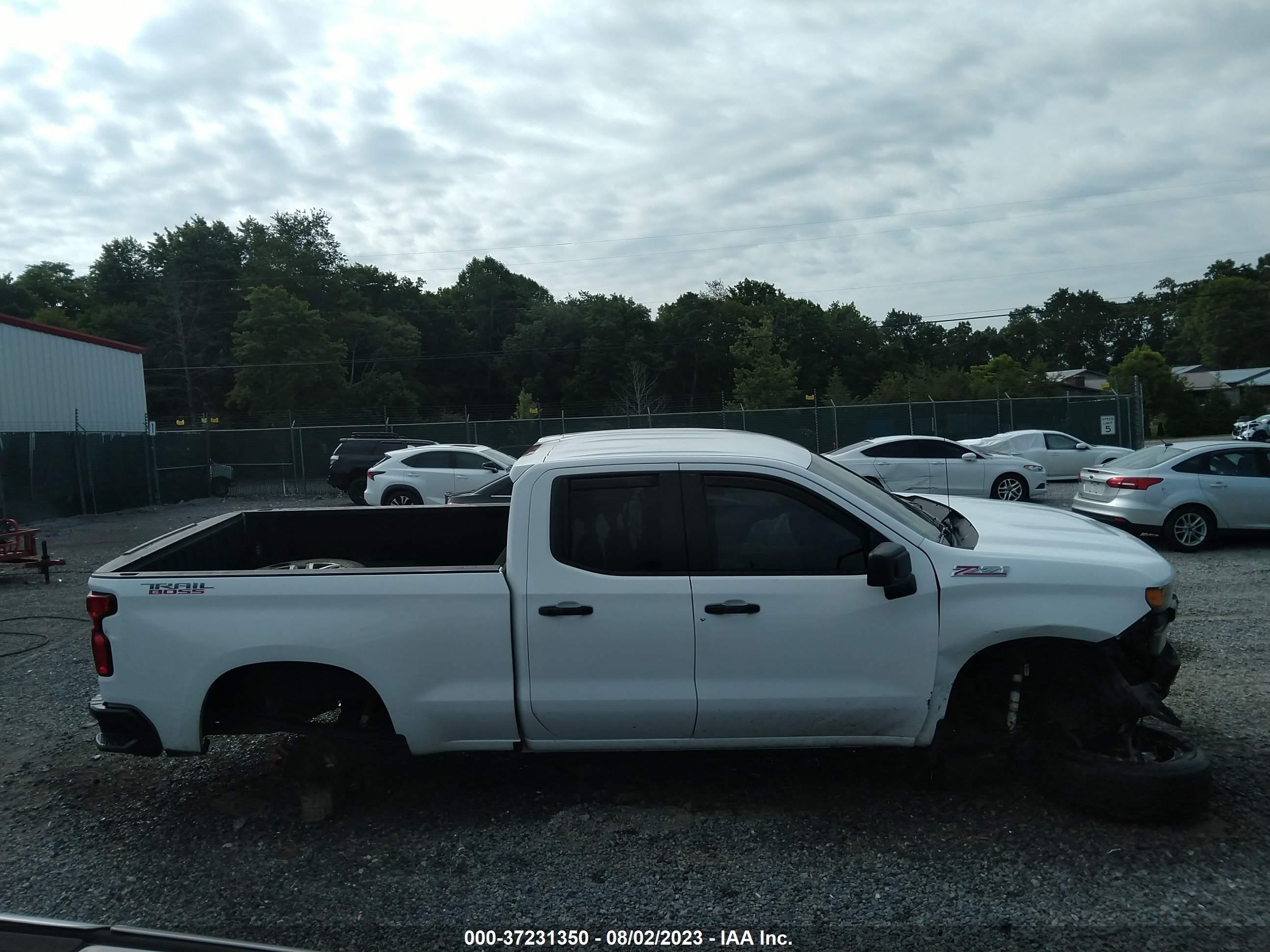 Photo 13 VIN: 1GCRYCEF4KZ371448 - CHEVROLET SILVERADO 