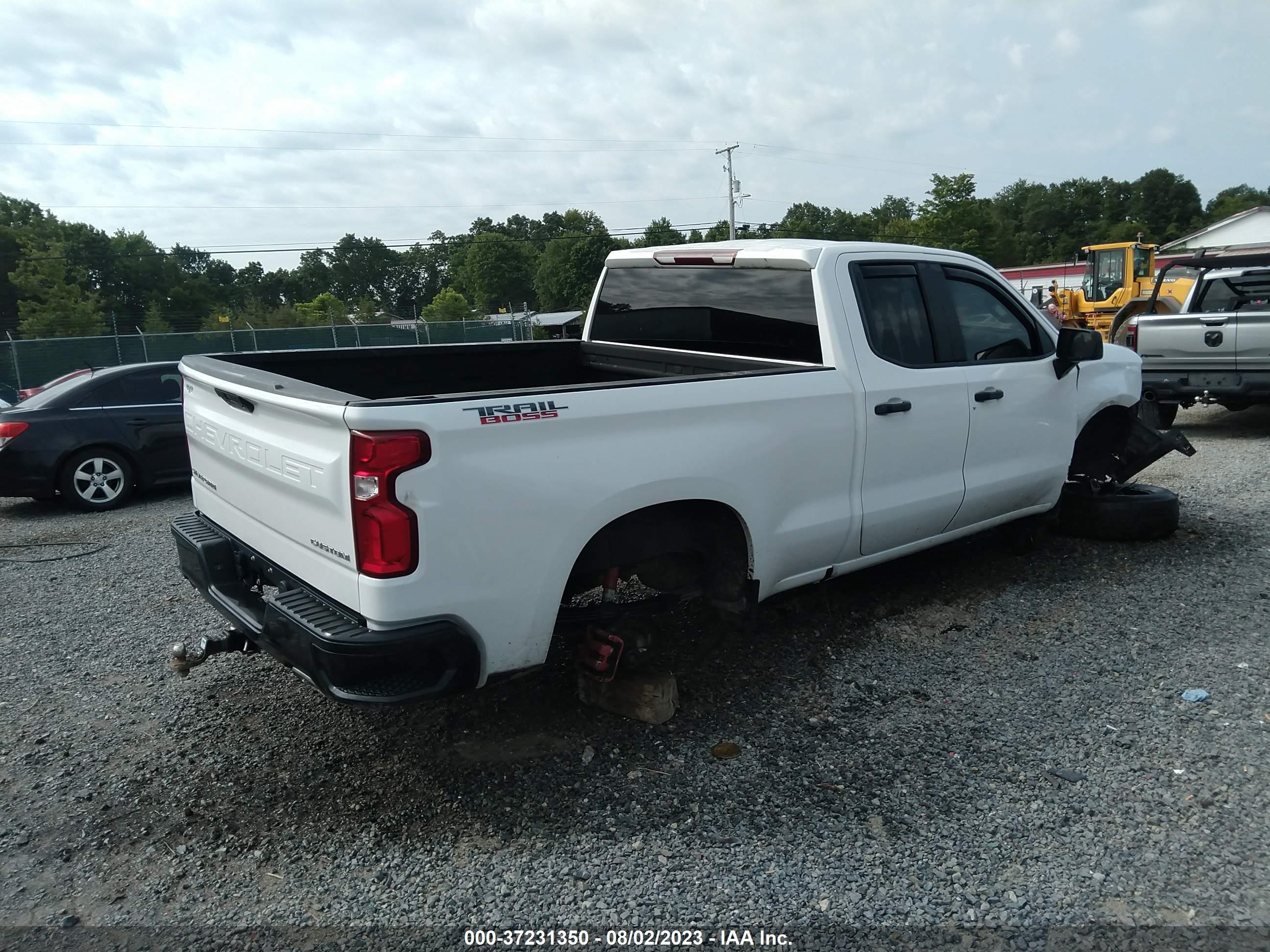 Photo 3 VIN: 1GCRYCEF4KZ371448 - CHEVROLET SILVERADO 