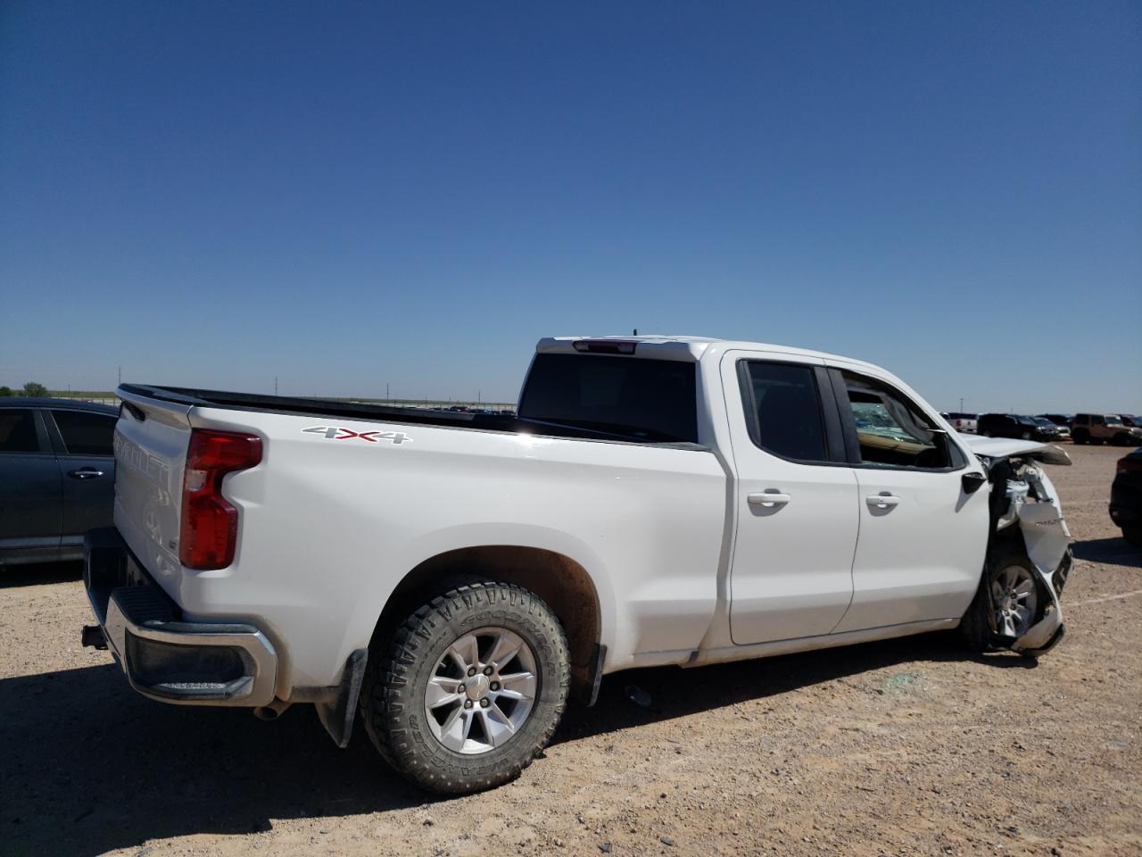 Photo 2 VIN: 1GCRYDED1LZ184593 - CHEVROLET SILVERADO 